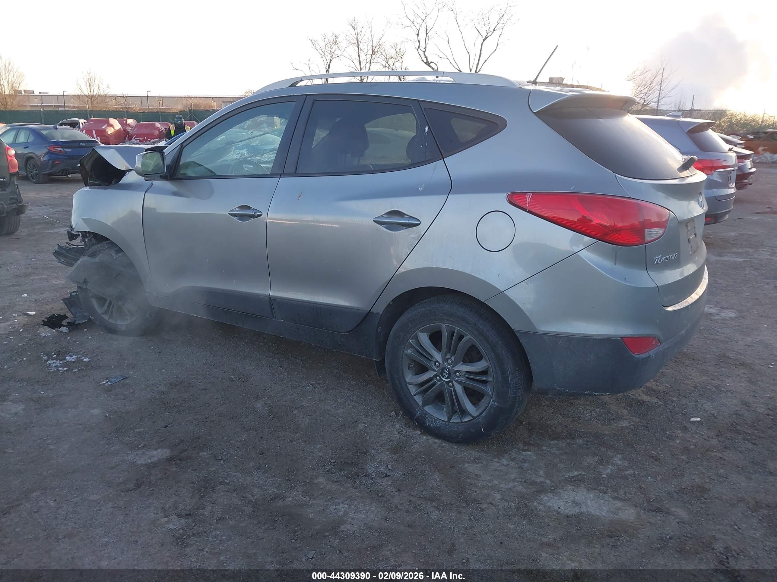 HYUNDAI TUCSON image 3