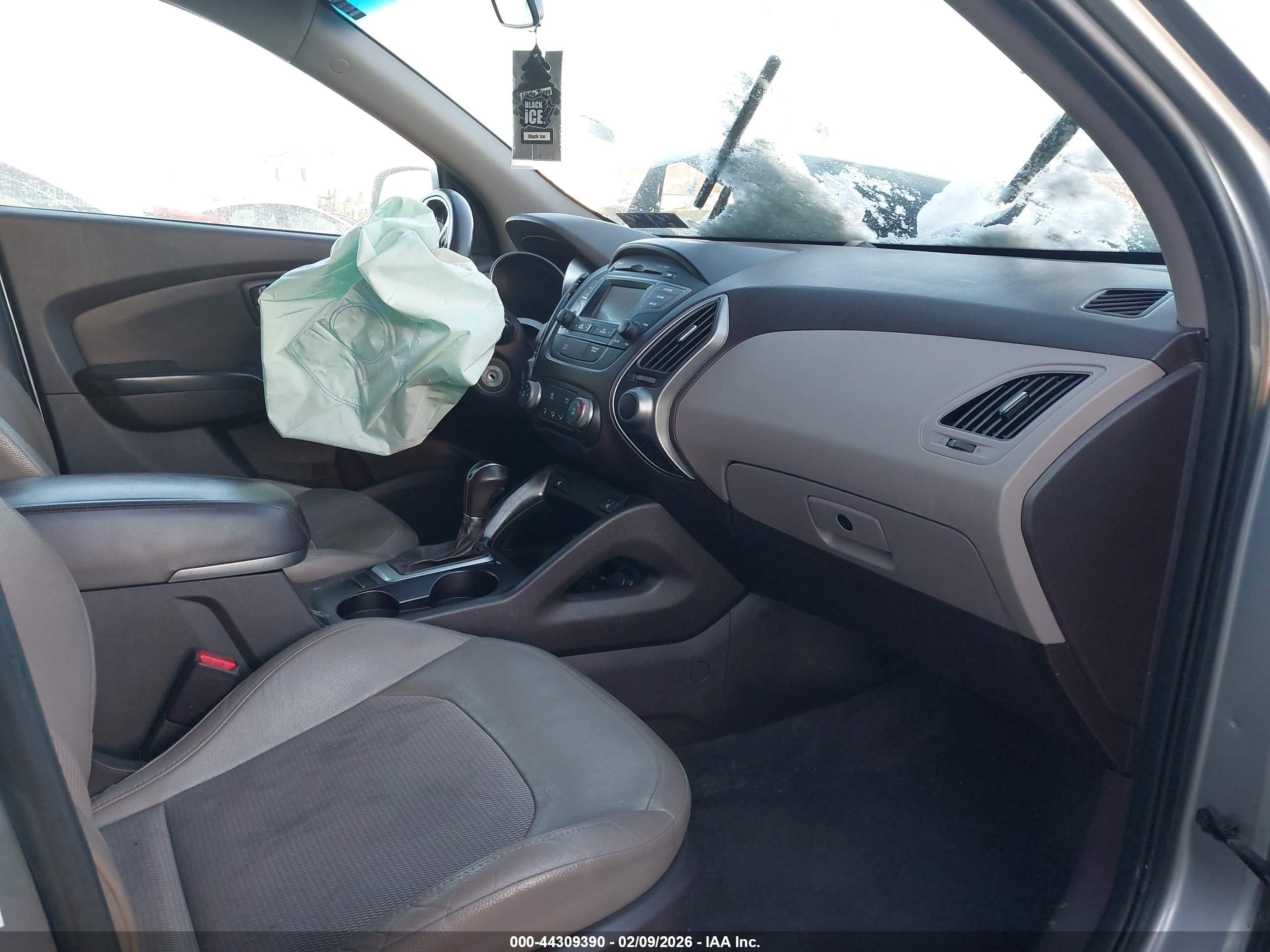 HYUNDAI TUCSON image 5