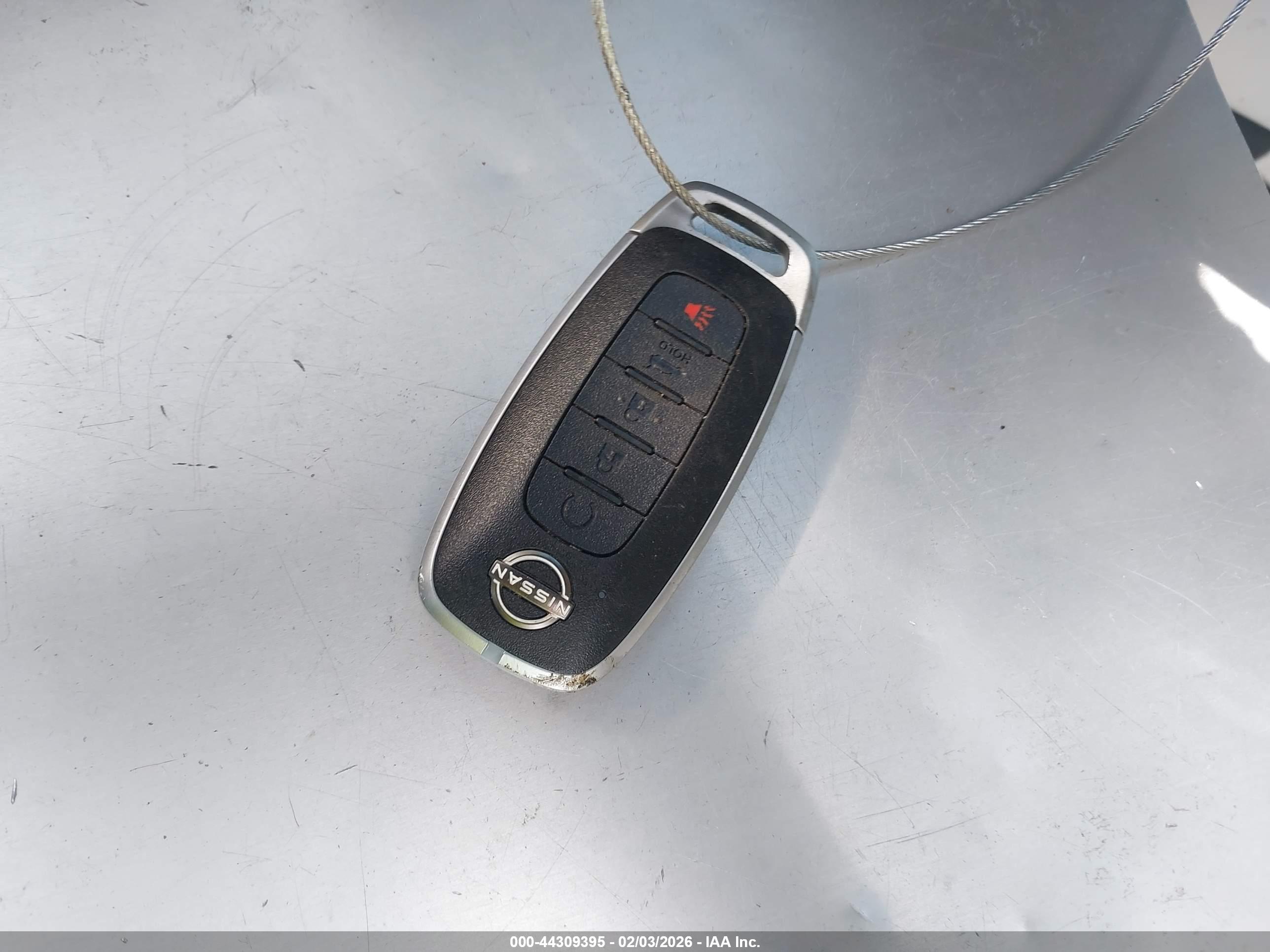 NISSAN ROGUE image 11