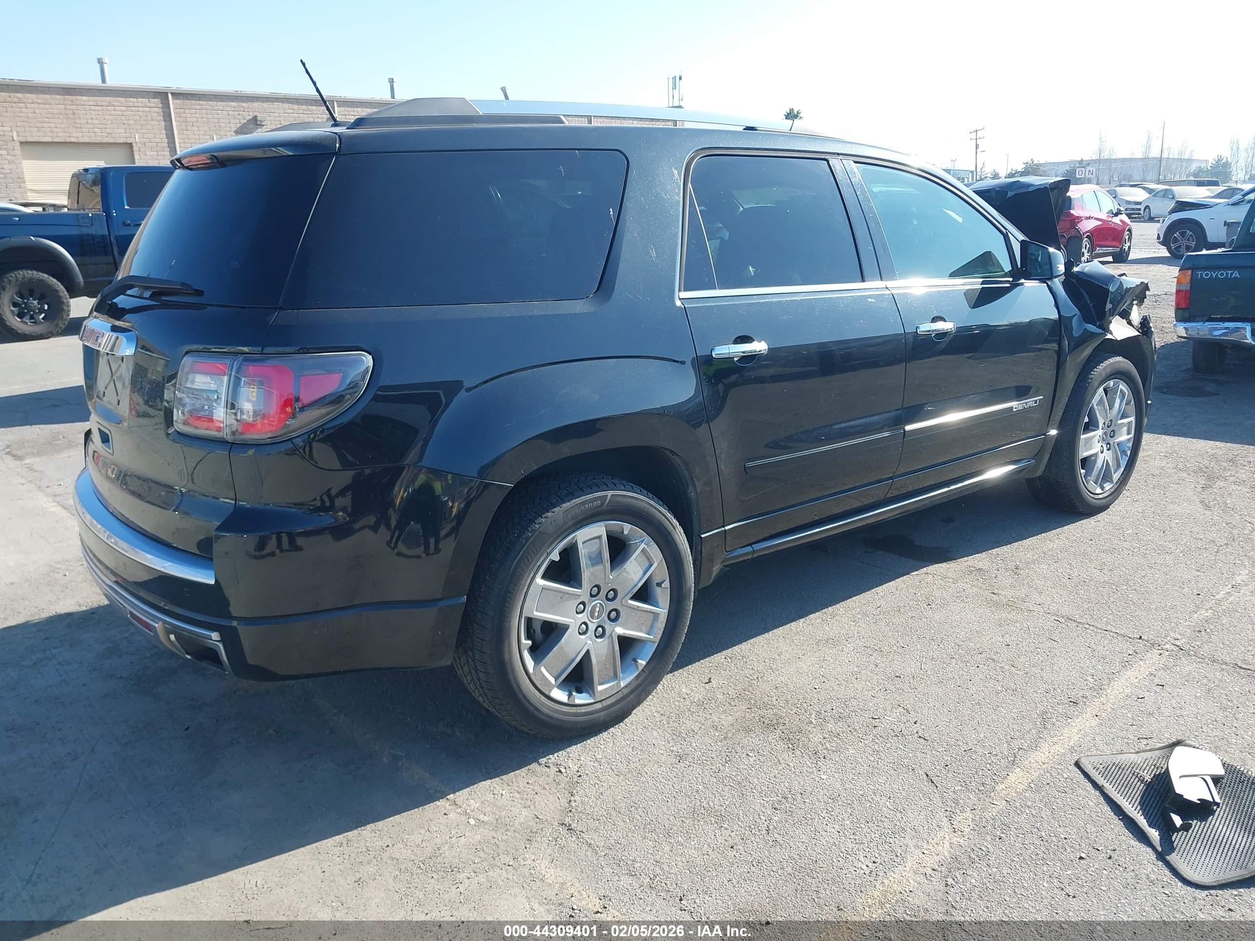 GMC ACADIA image 4