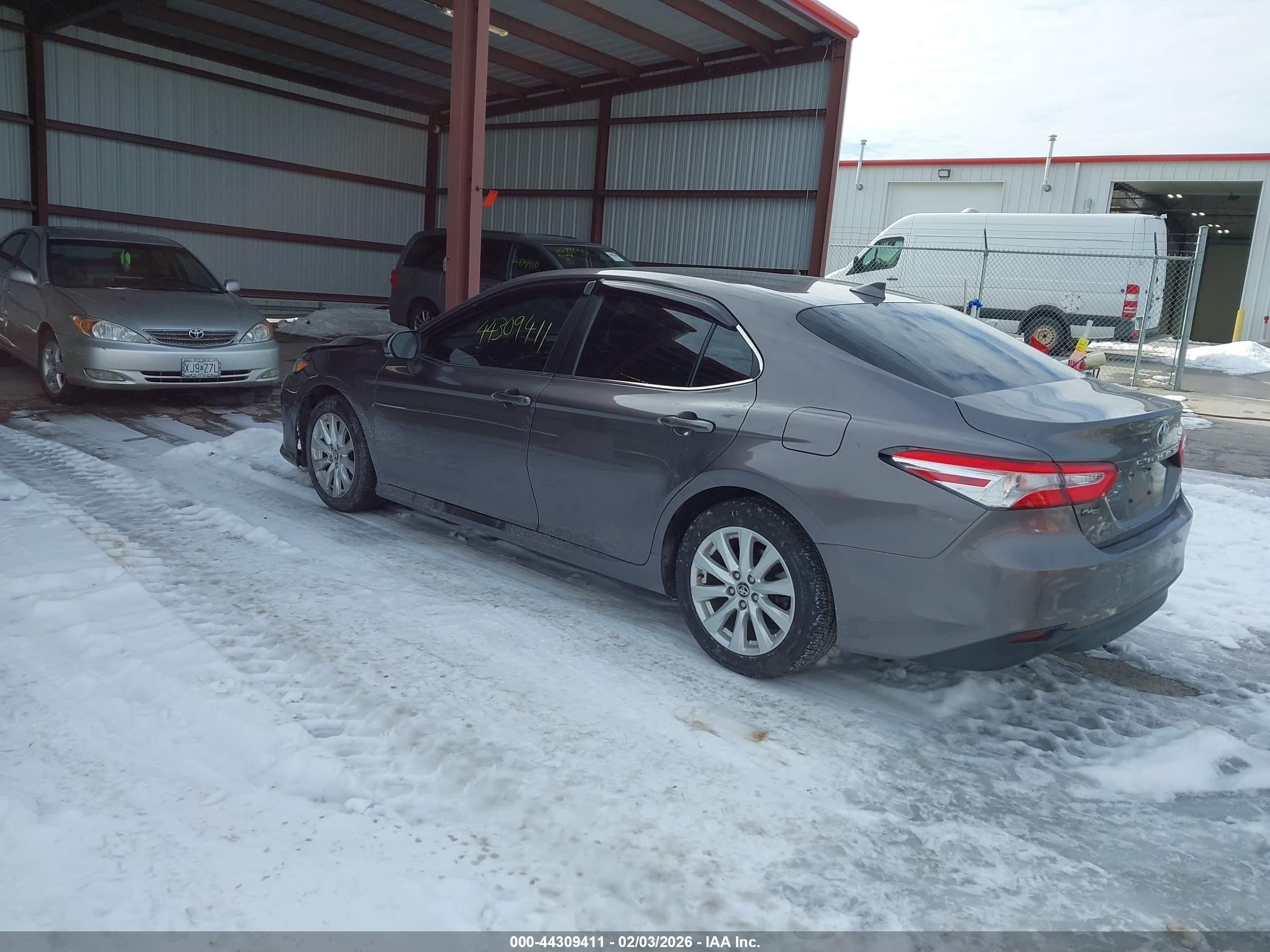 TOYOTA CAMRY image 3