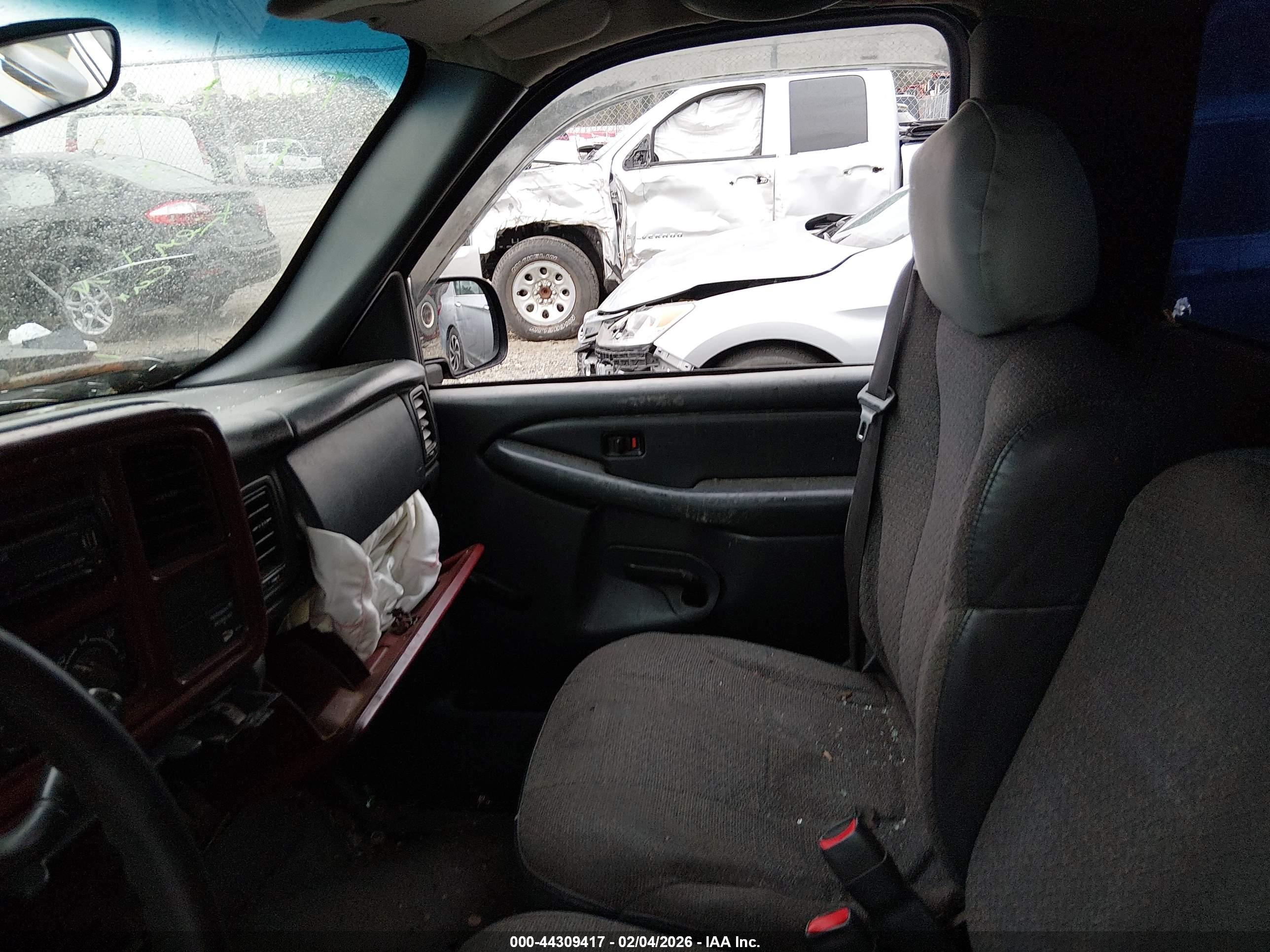 CHEVROLET SILVERADO image 5