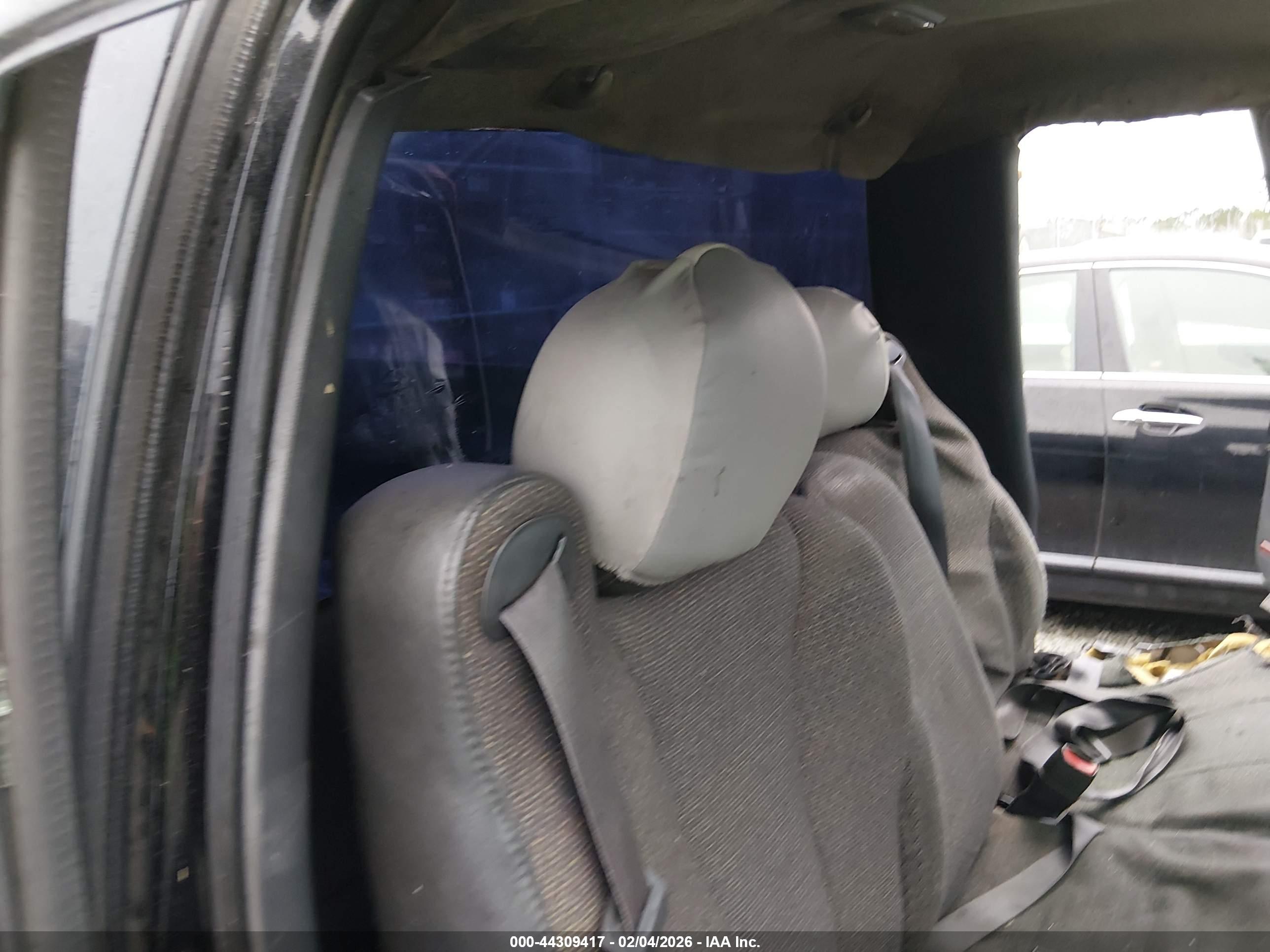 CHEVROLET SILVERADO image 8