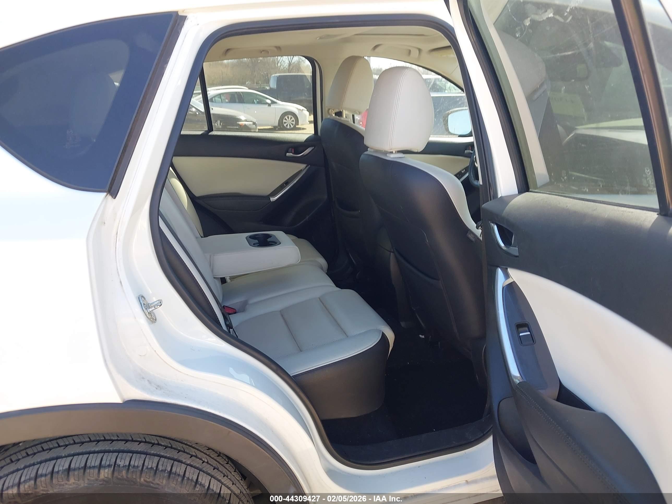 MAZDA CX-5 image 8