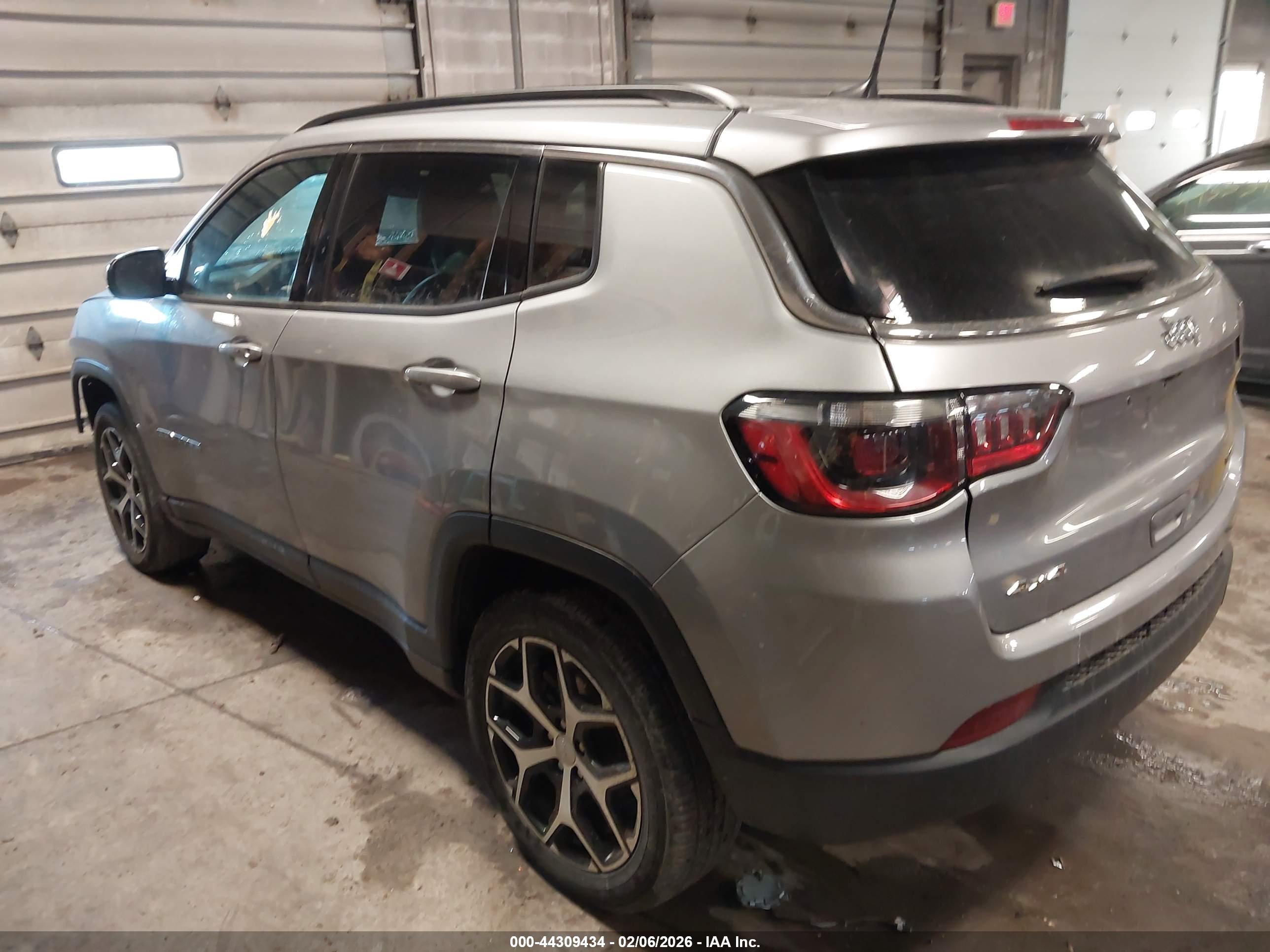 JEEP COMPASS image 3
