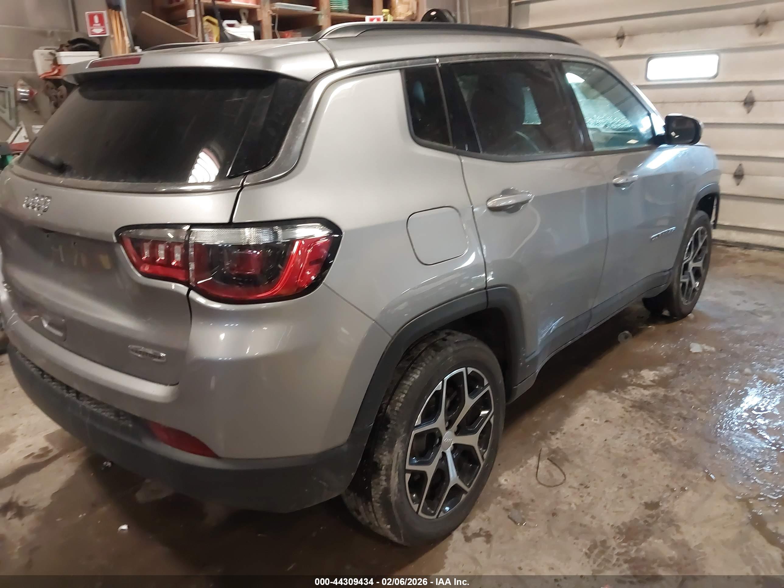 JEEP COMPASS image 4
