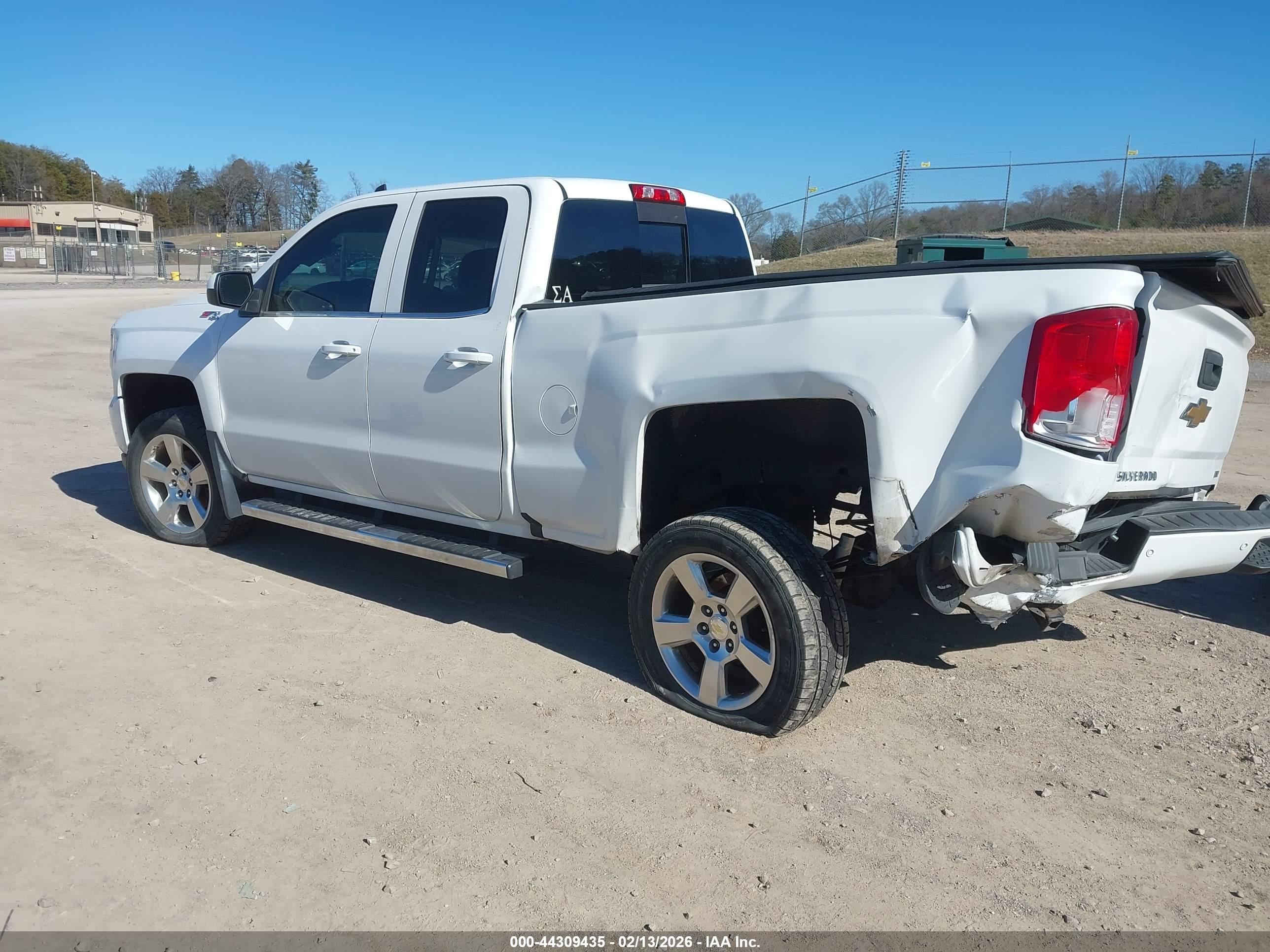 CHEVROLET SILVERADO image 3