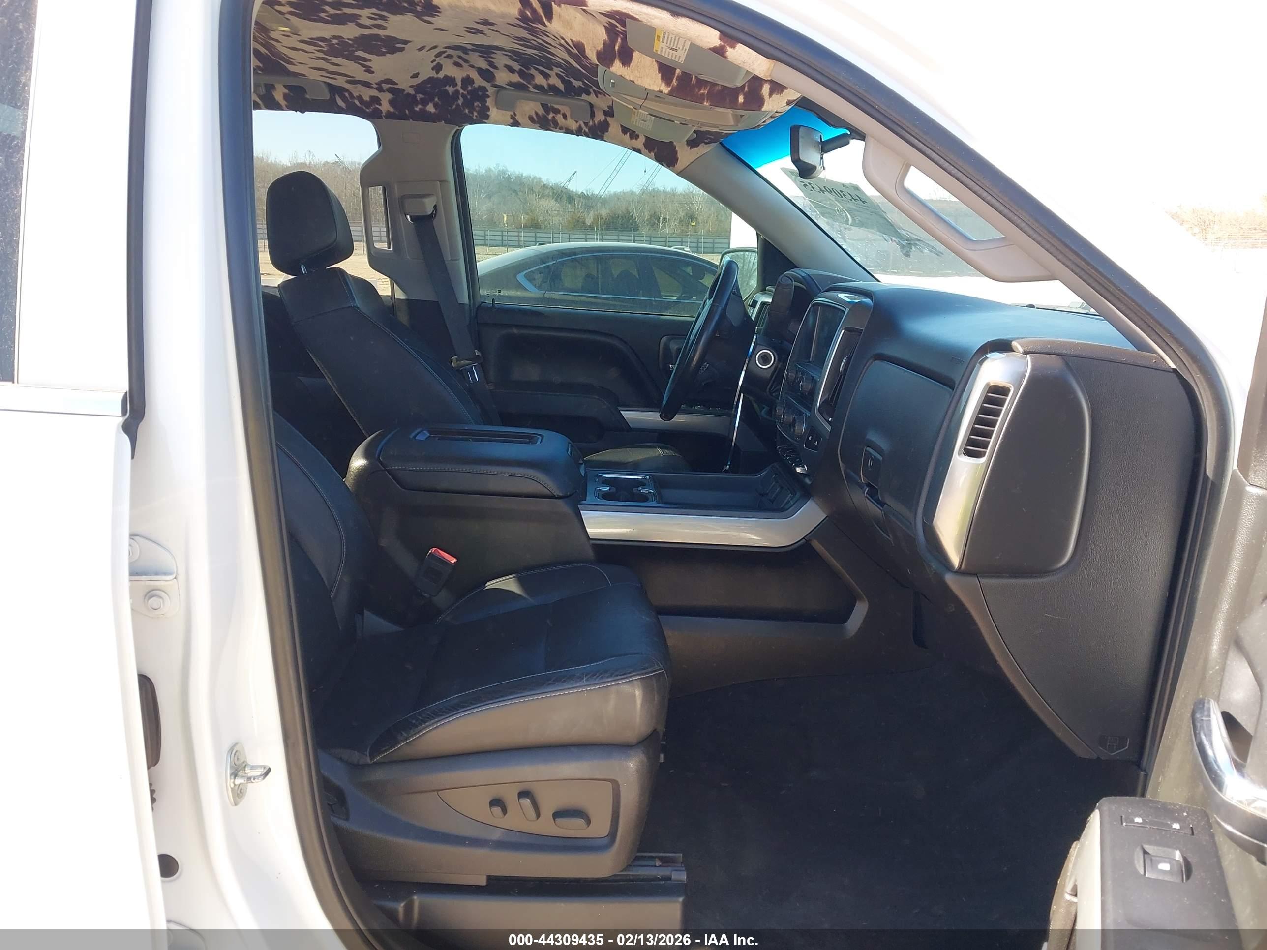 CHEVROLET SILVERADO image 5
