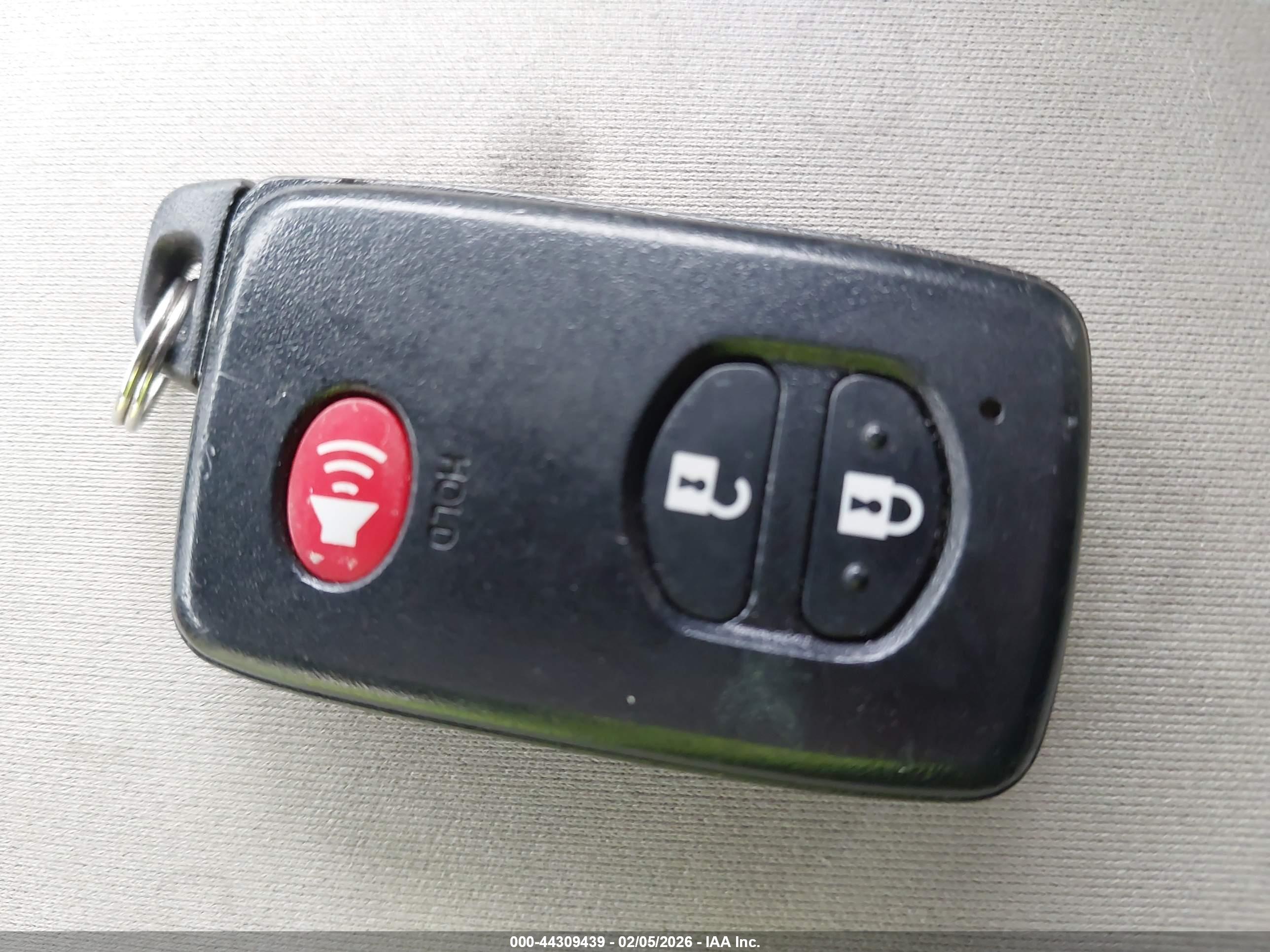 TOYOTA PRIUS image 11