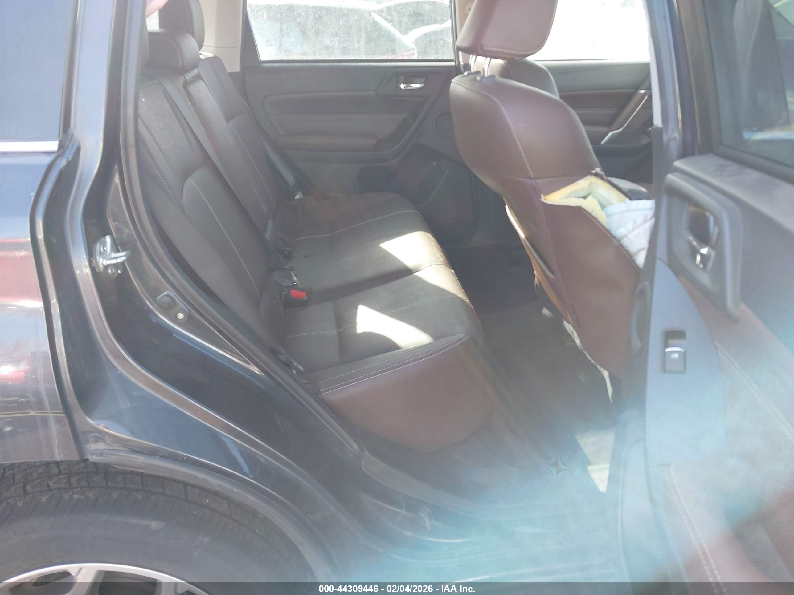 SUBARU FORESTER image 8