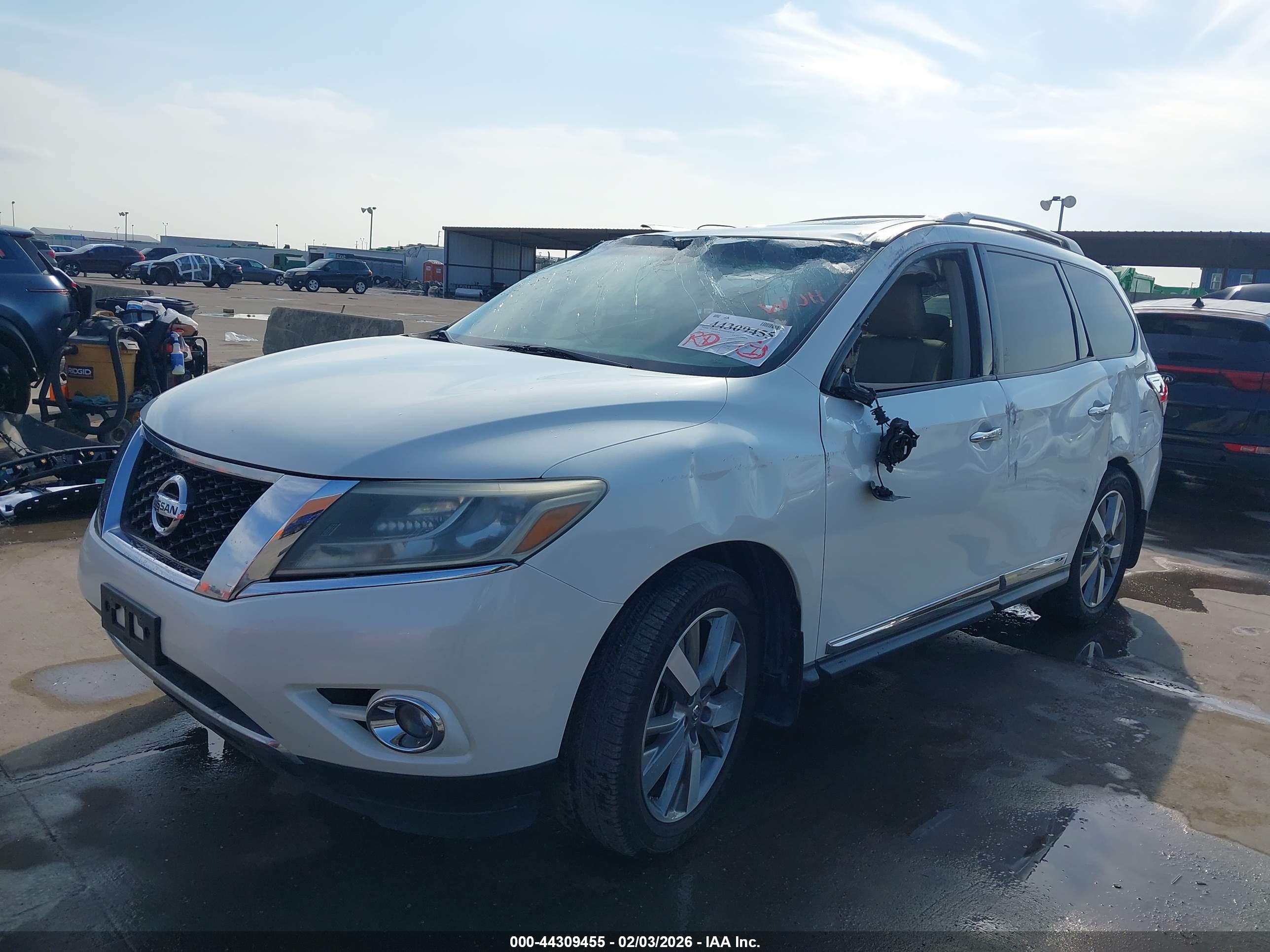 NISSAN PATHFINDER image 2
