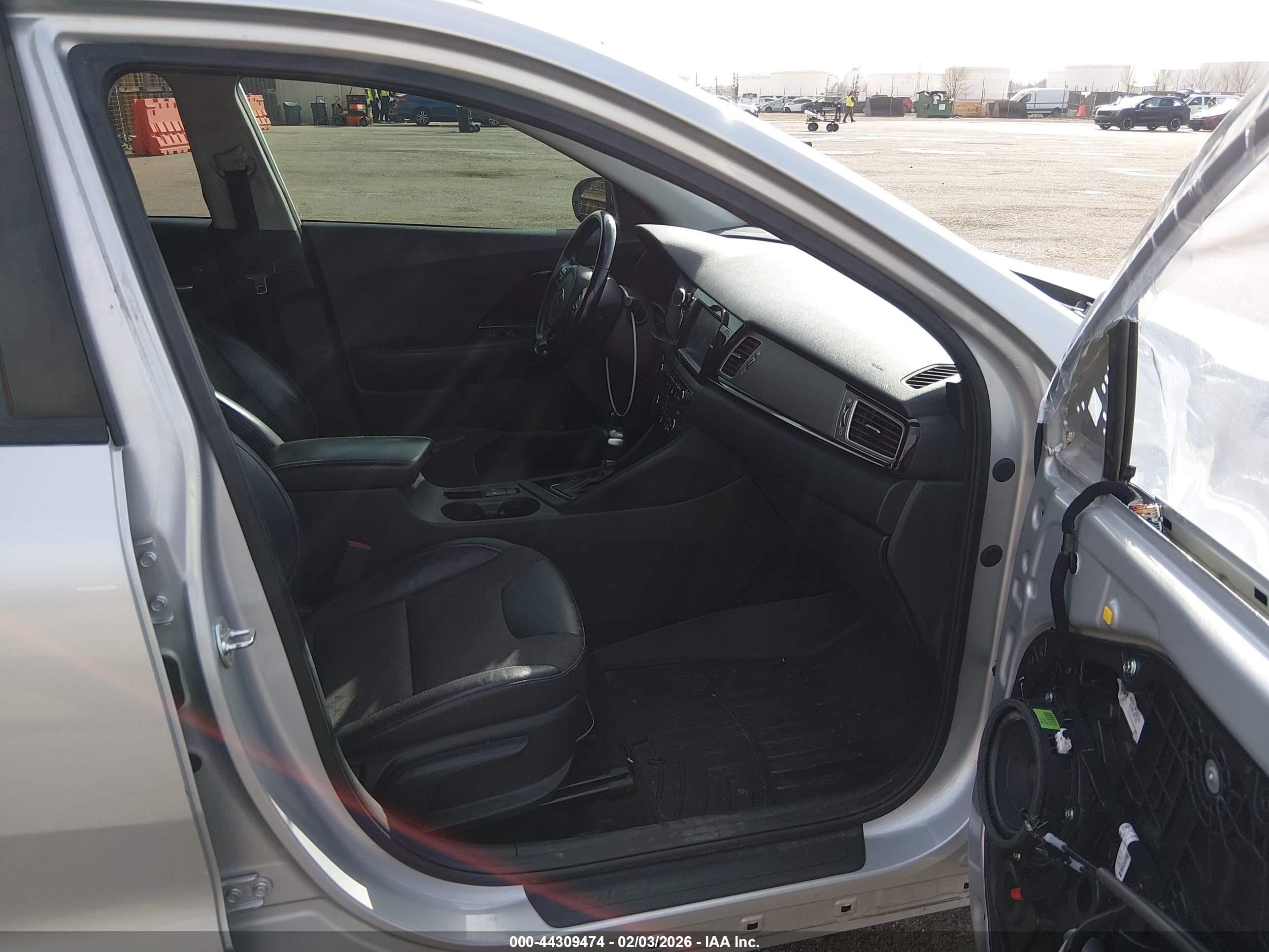 KIA NIRO image 5