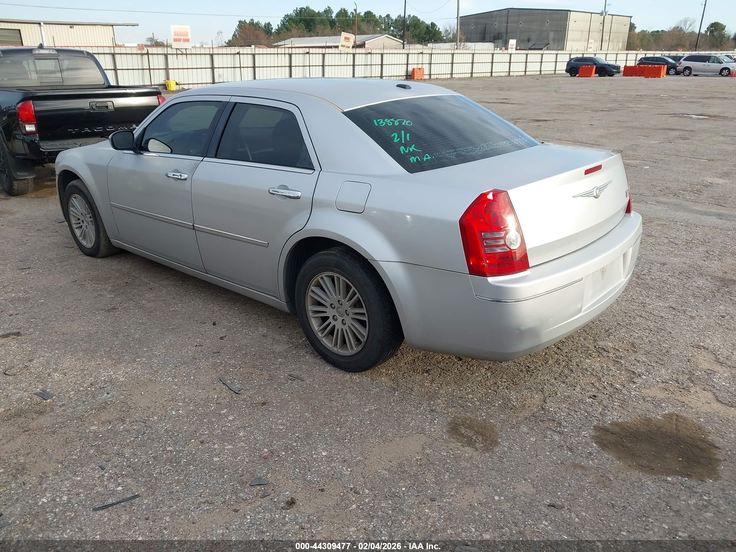 CHRYSLER 300 image 3