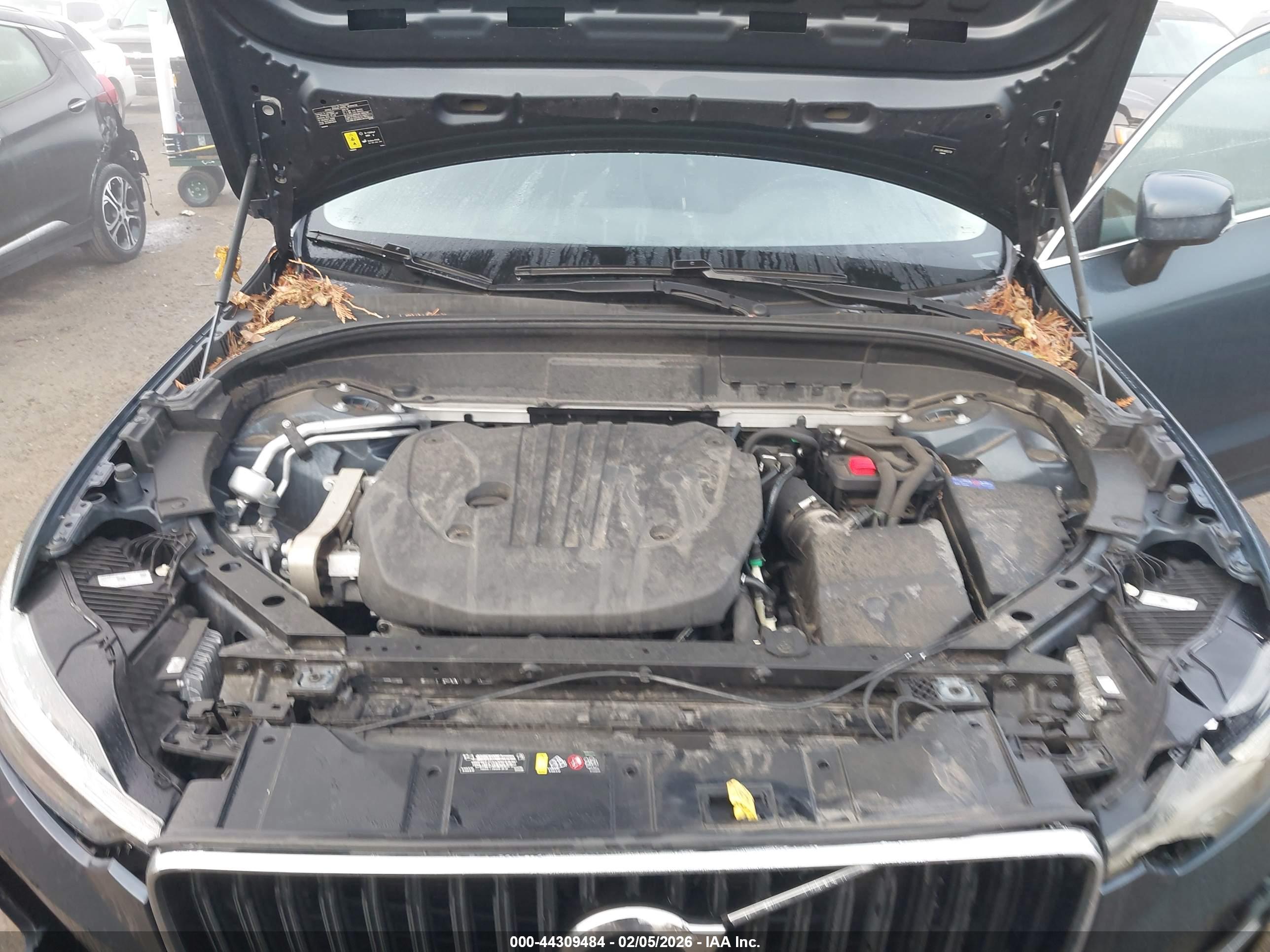 VOLVO XC60 image 10