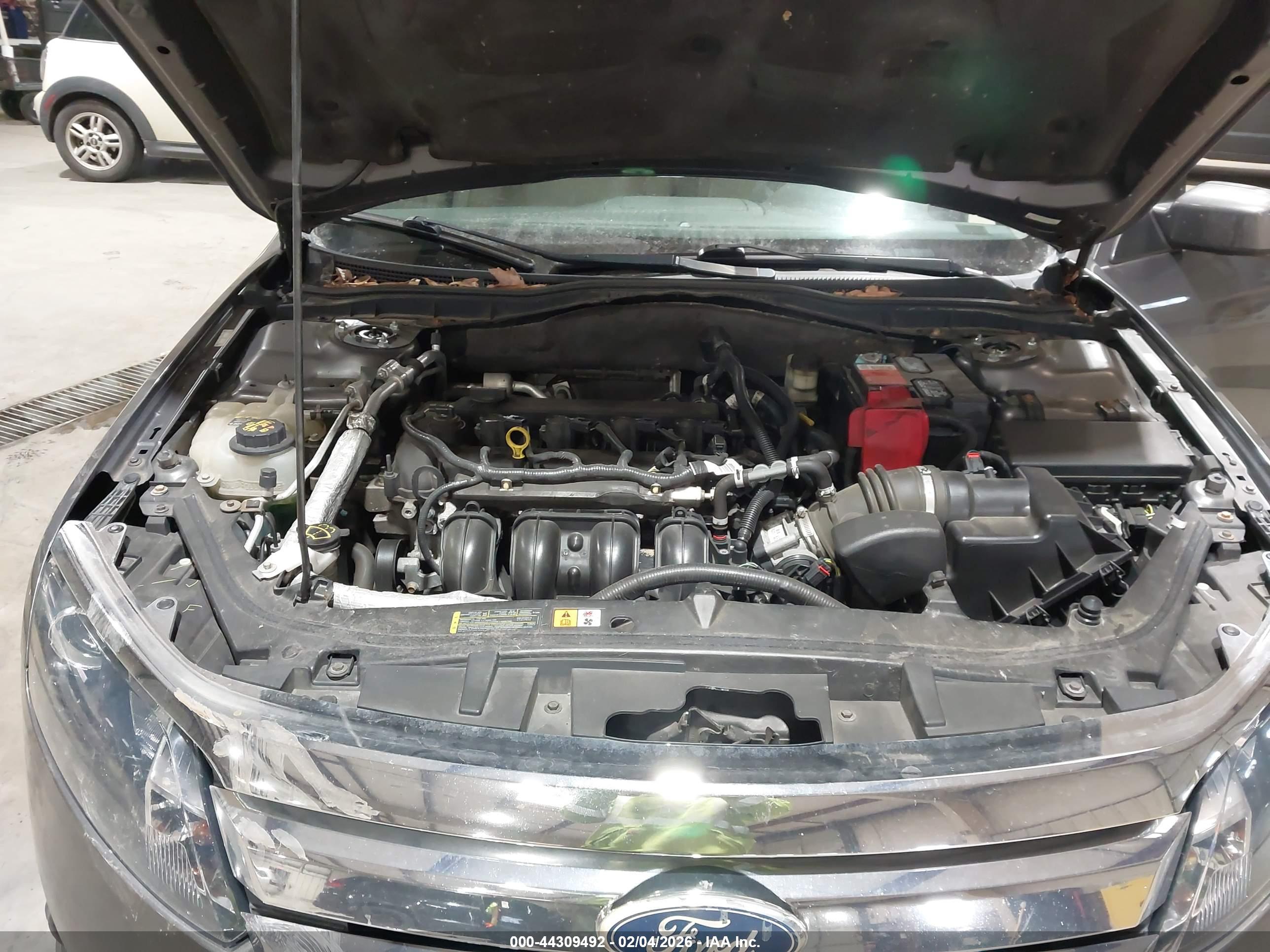 FORD FUSION image 10