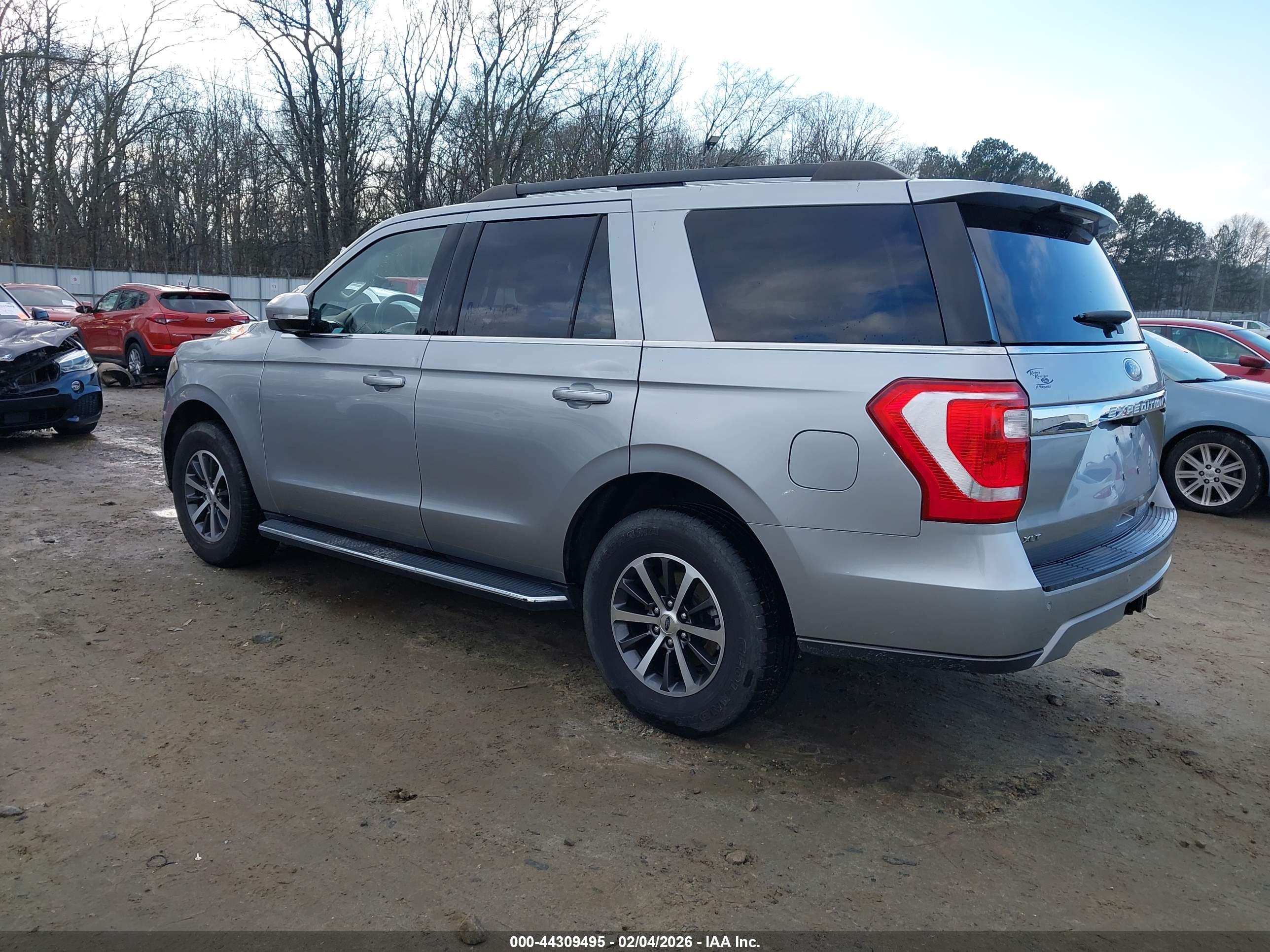 FORD EXPEDITION image 3