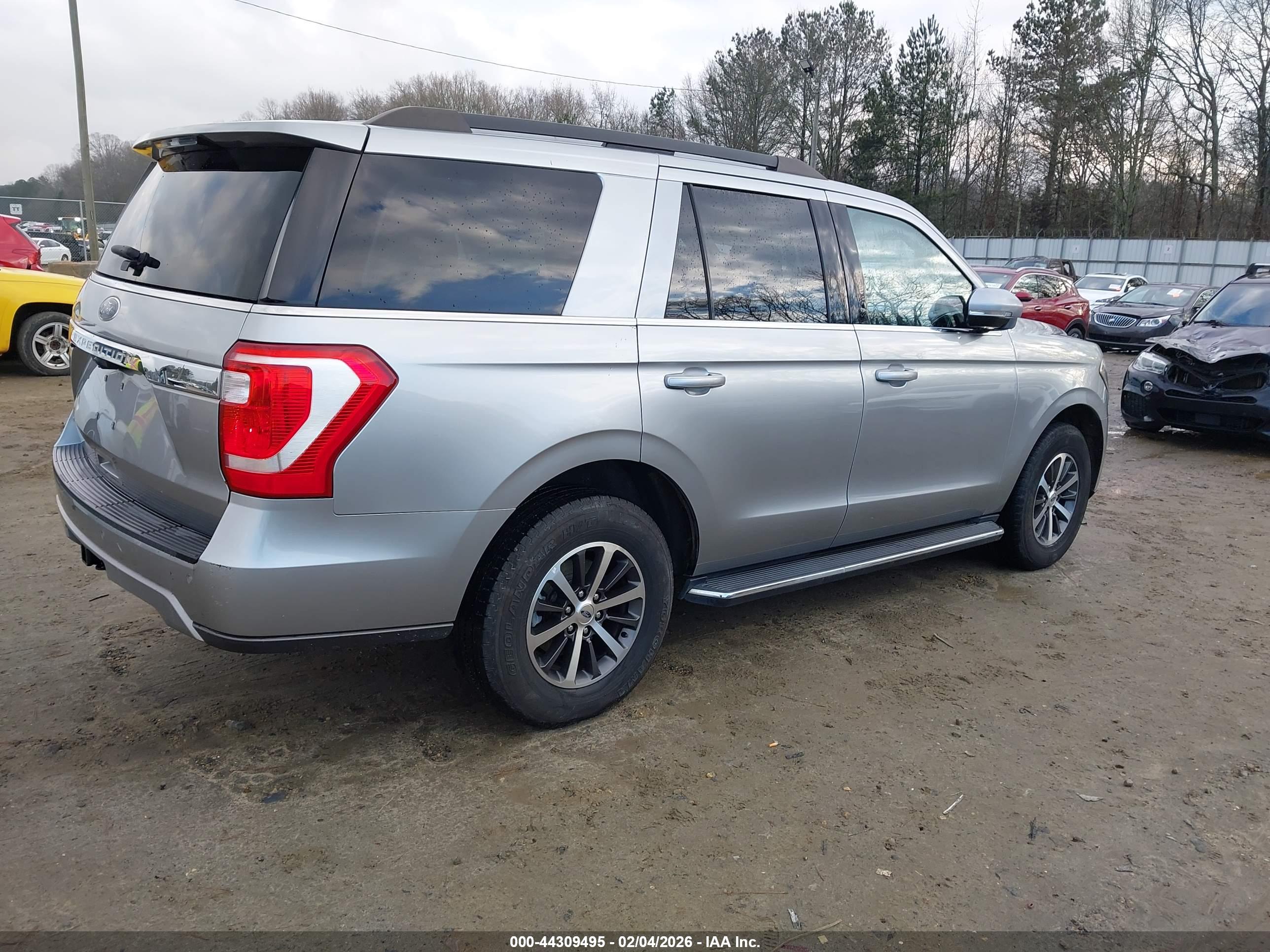 FORD EXPEDITION image 4