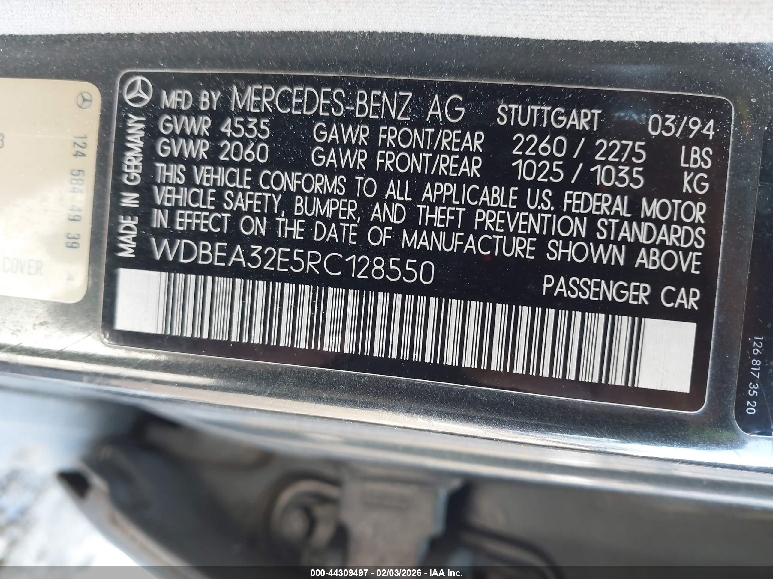 MERCEDES-BENZ E image 9