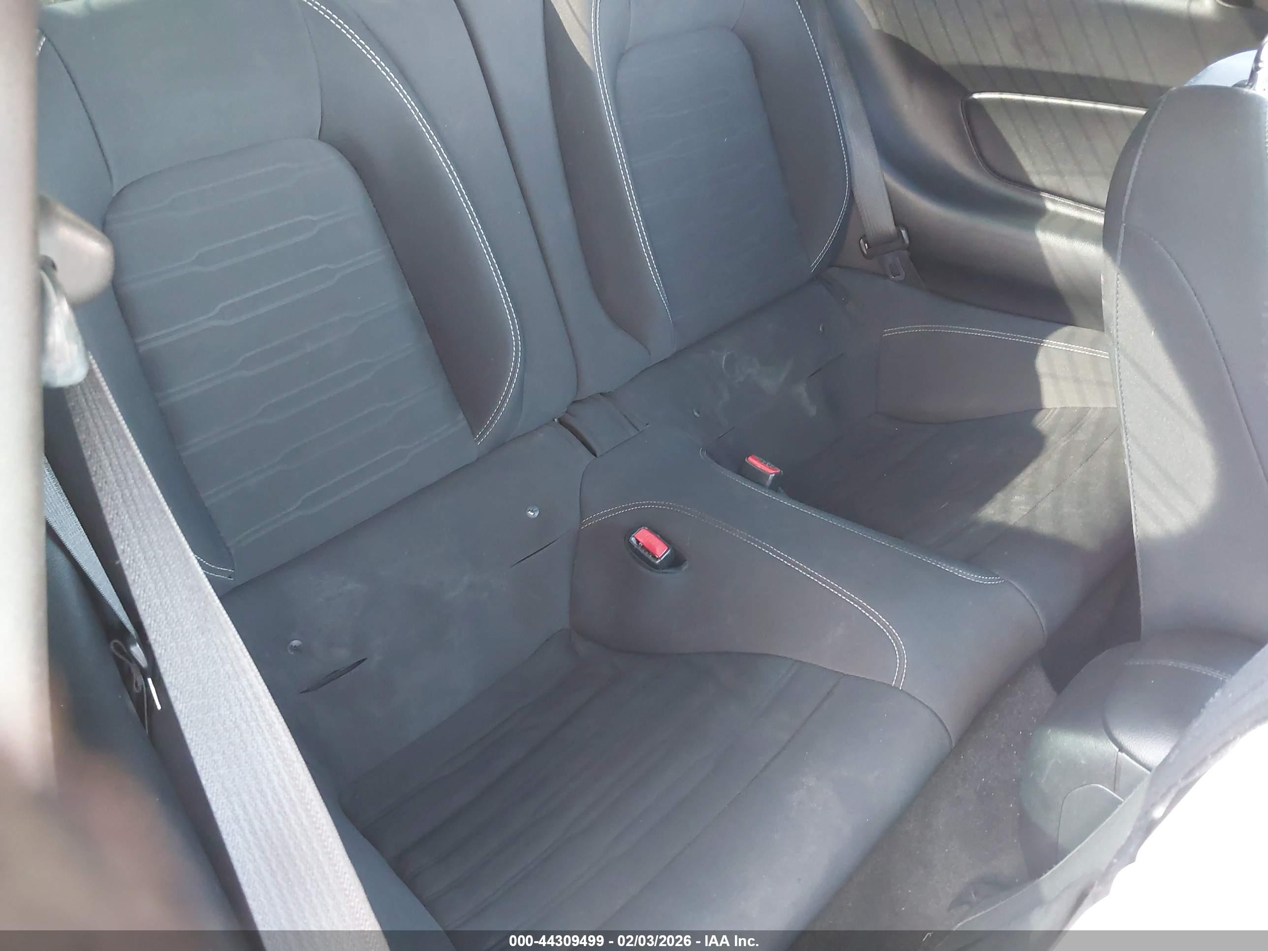 FORD MUSTANG image 8
