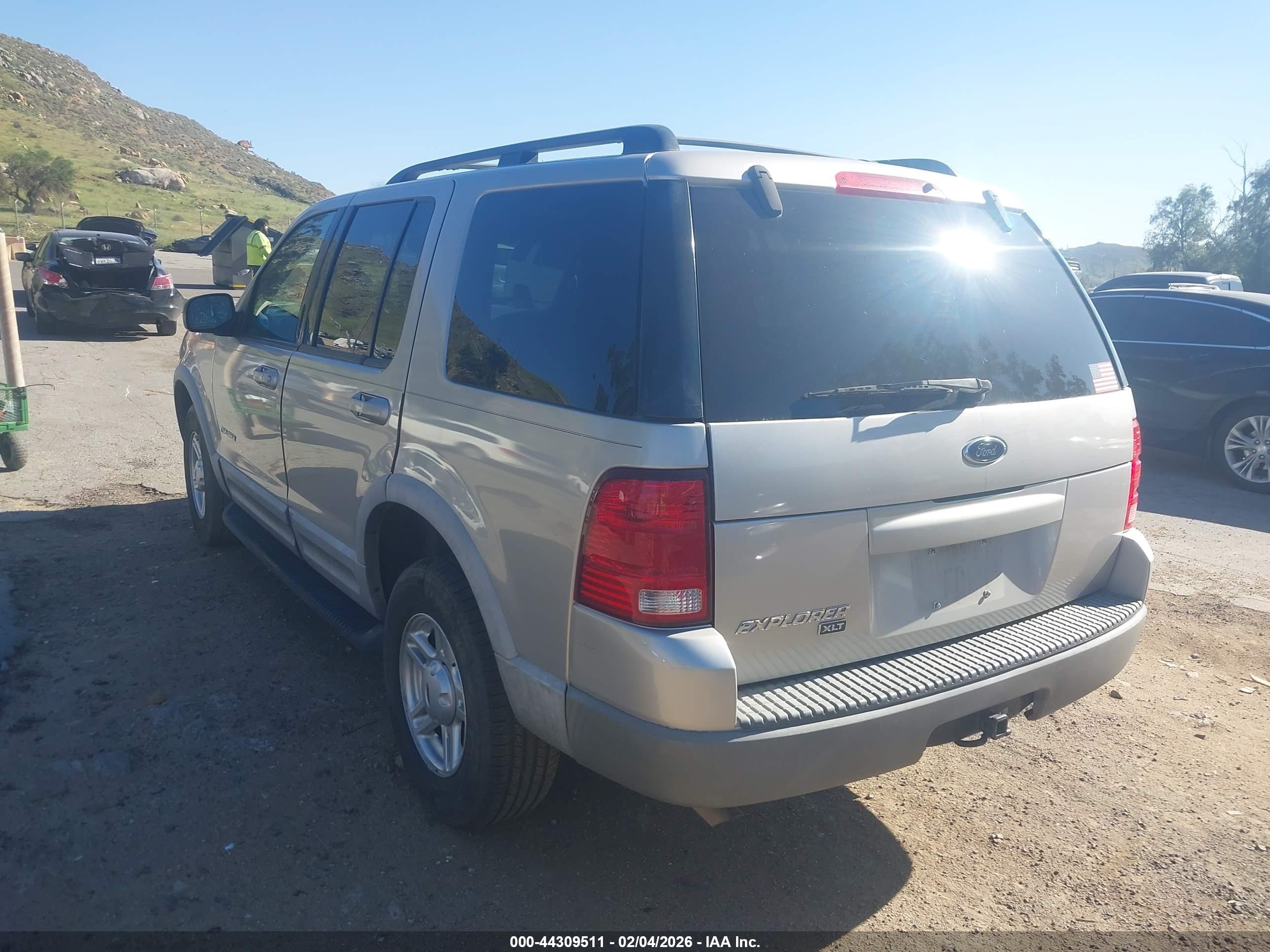 FORD EXPLORER image 3