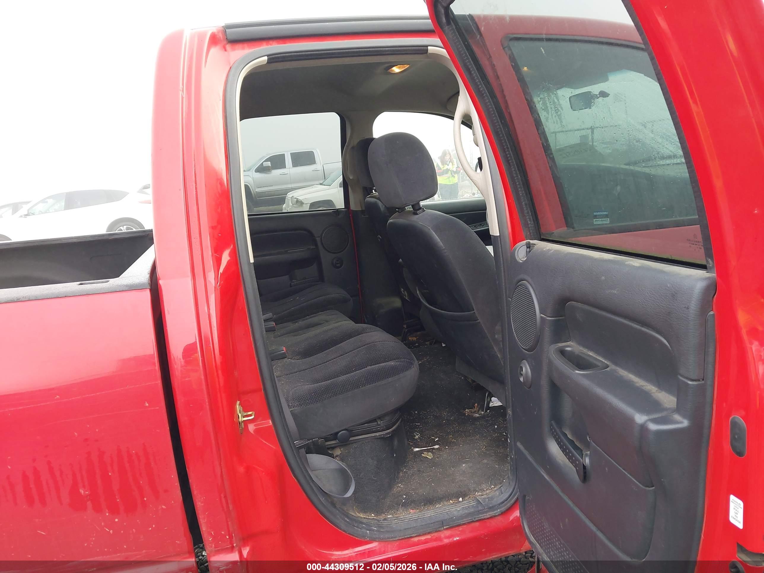 DODGE RAM image 8