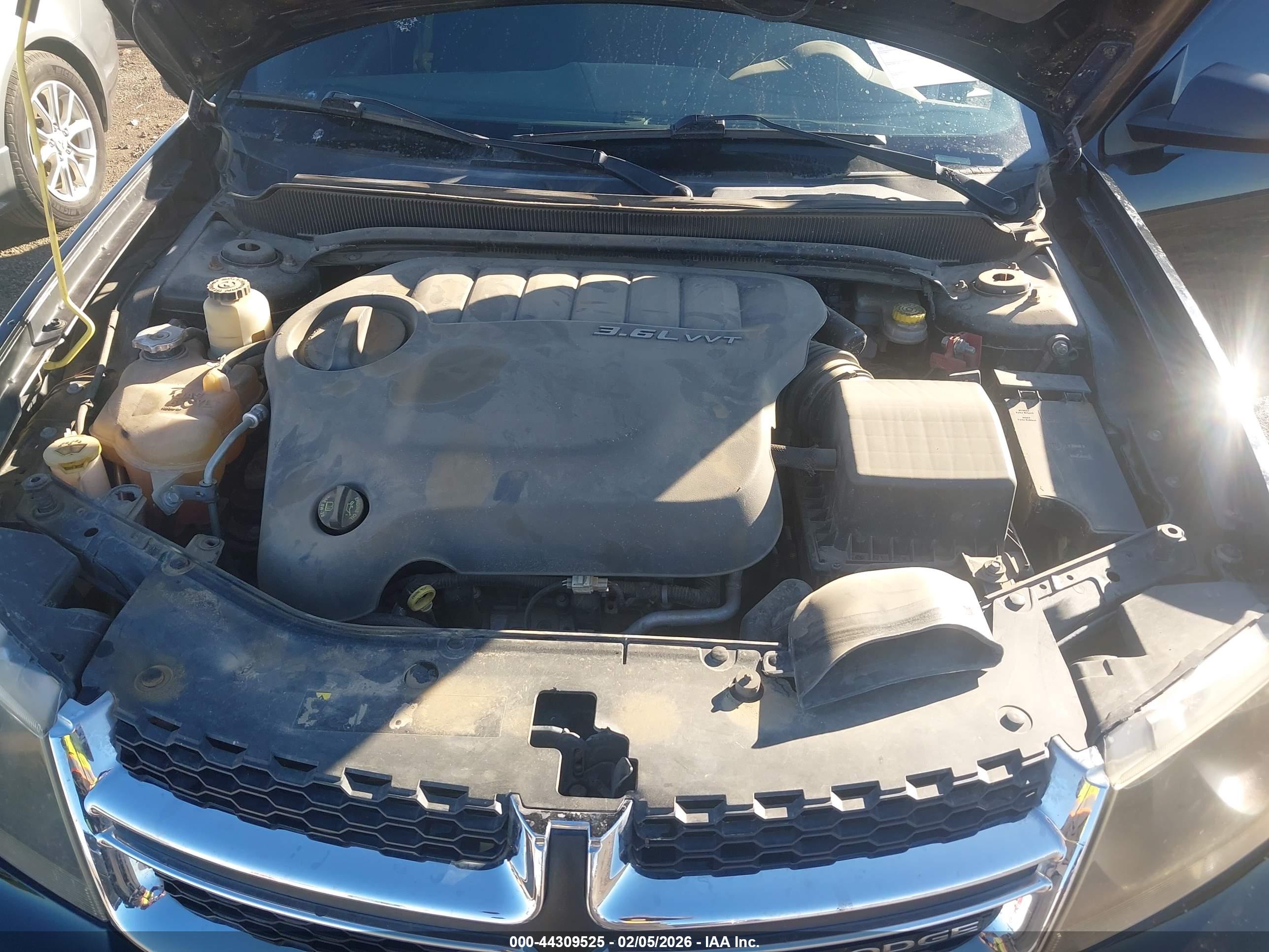 DODGE AVENGER image 10