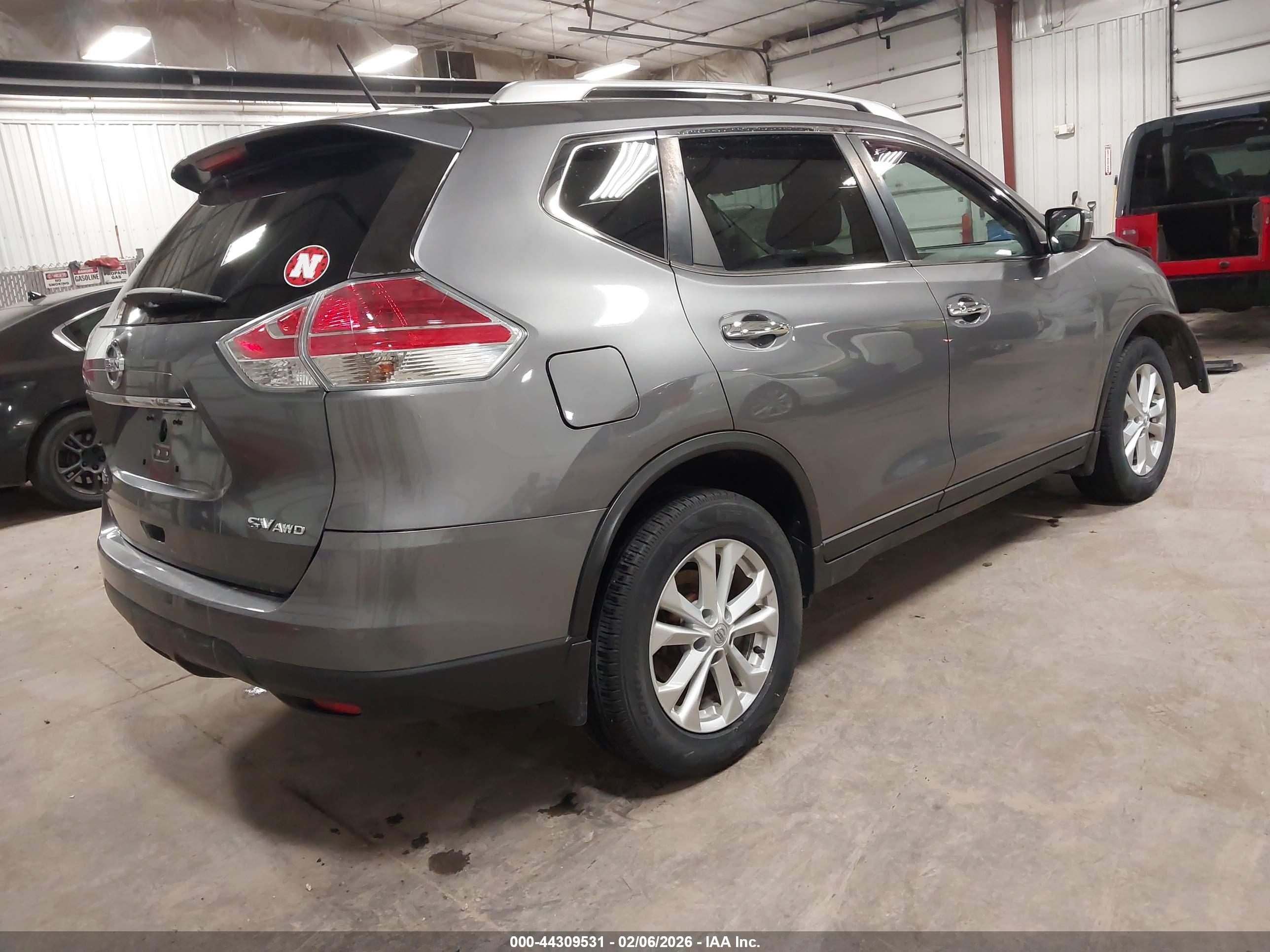 NISSAN ROGUE image 4