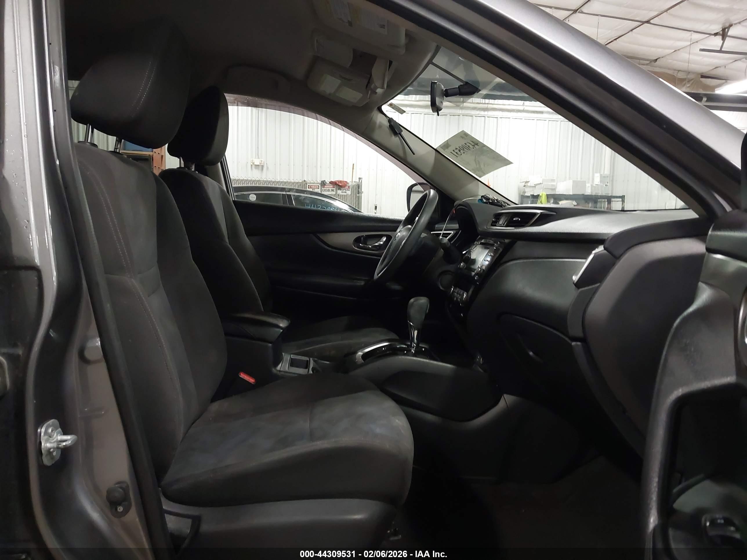 NISSAN ROGUE image 5