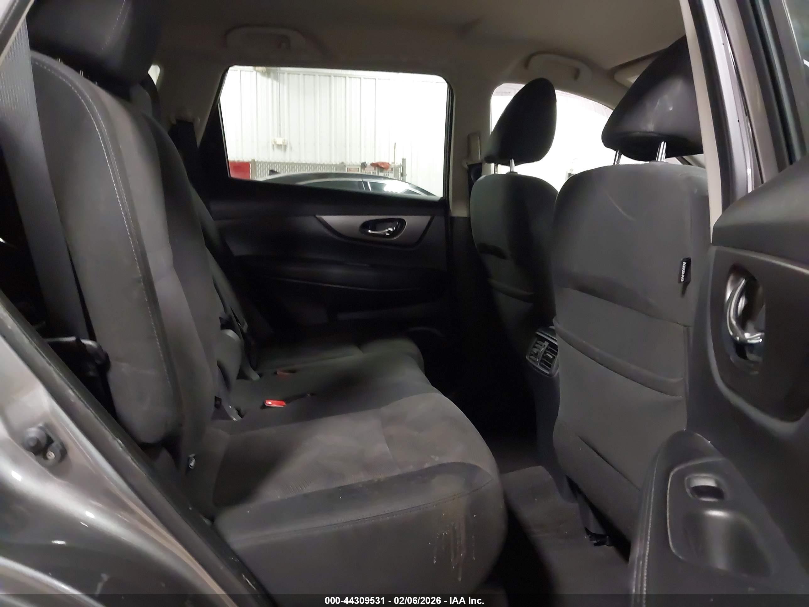 NISSAN ROGUE image 8