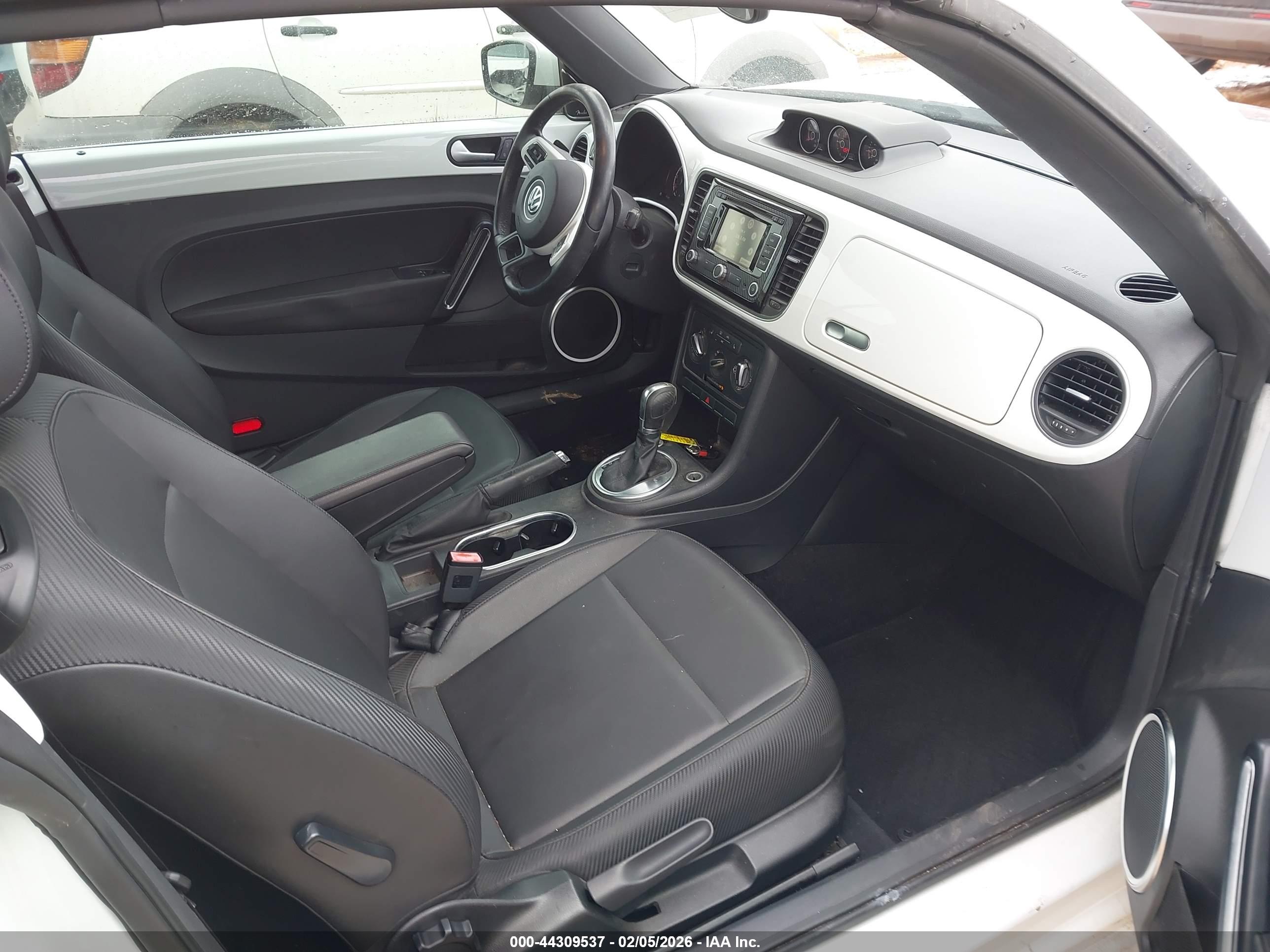 VOLKSWAGEN BEETLE image 5