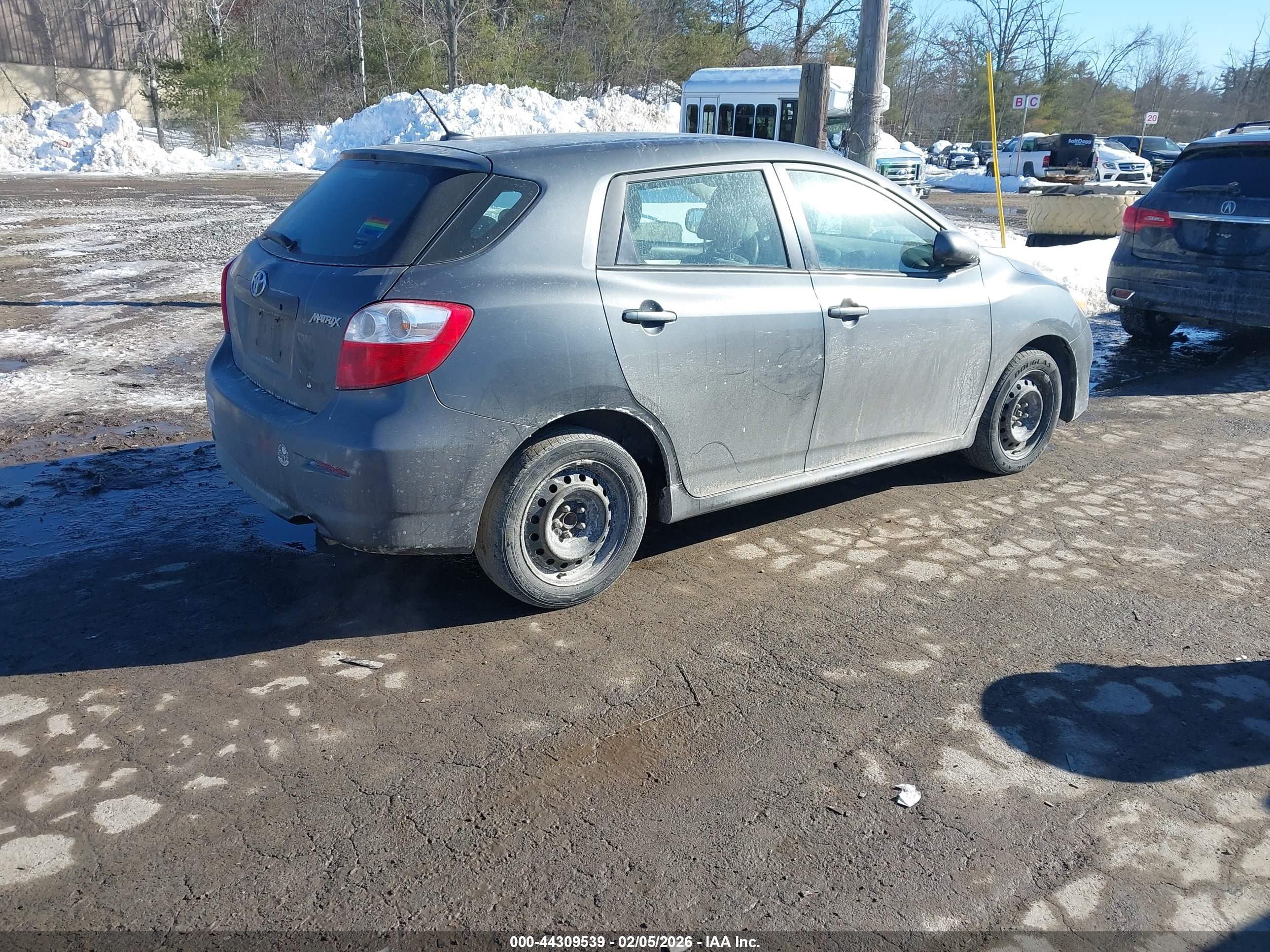 TOYOTA MATRIX image 4