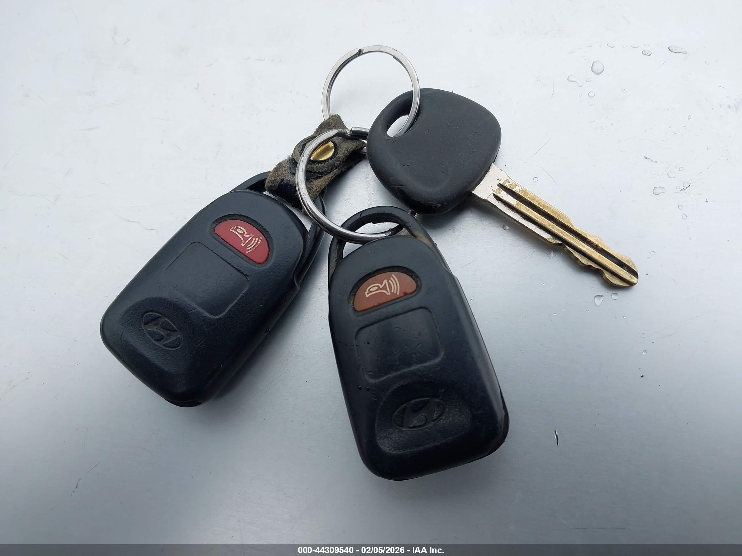 HYUNDAI ELANTRA image 11