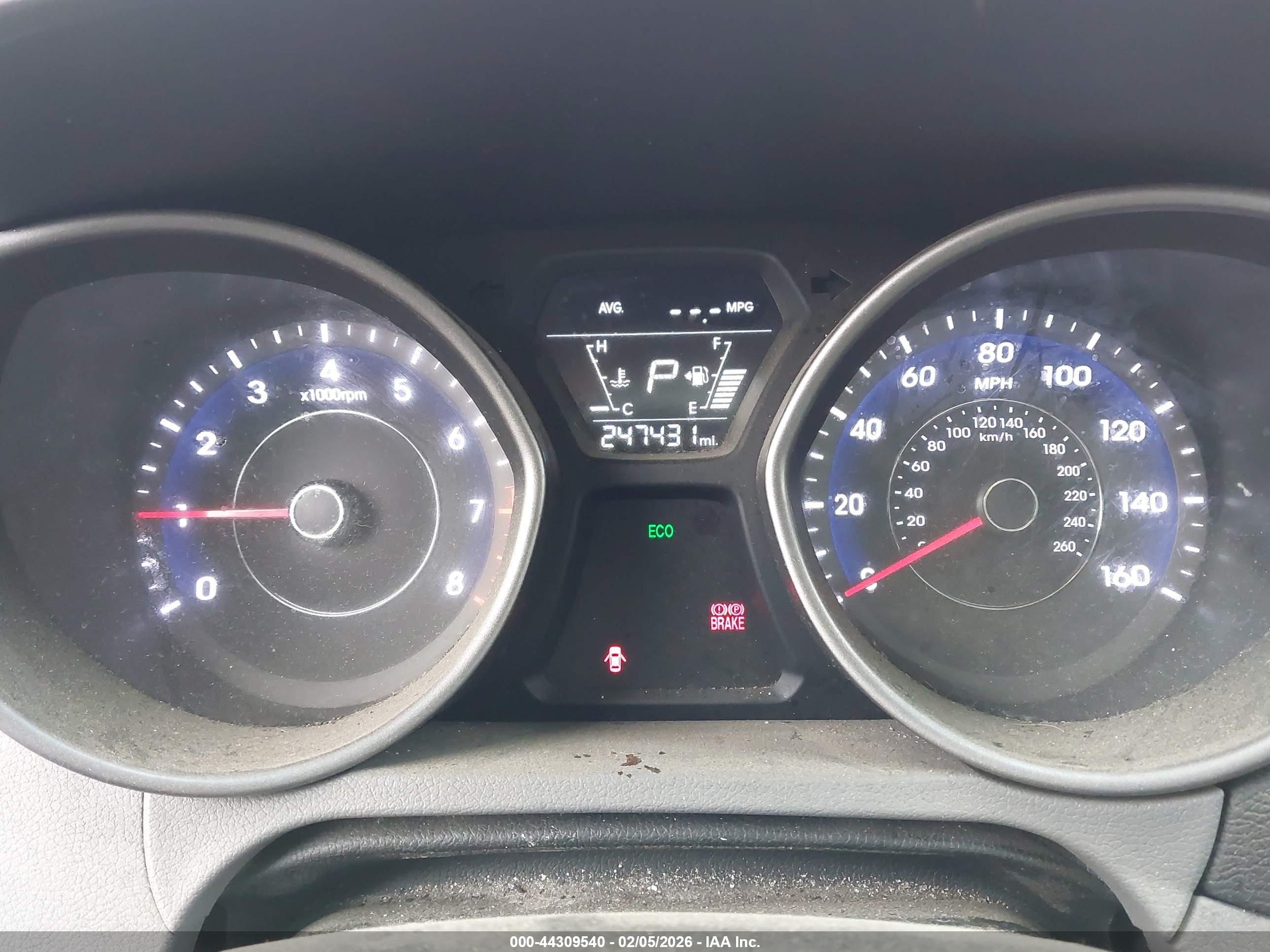 HYUNDAI ELANTRA image 7