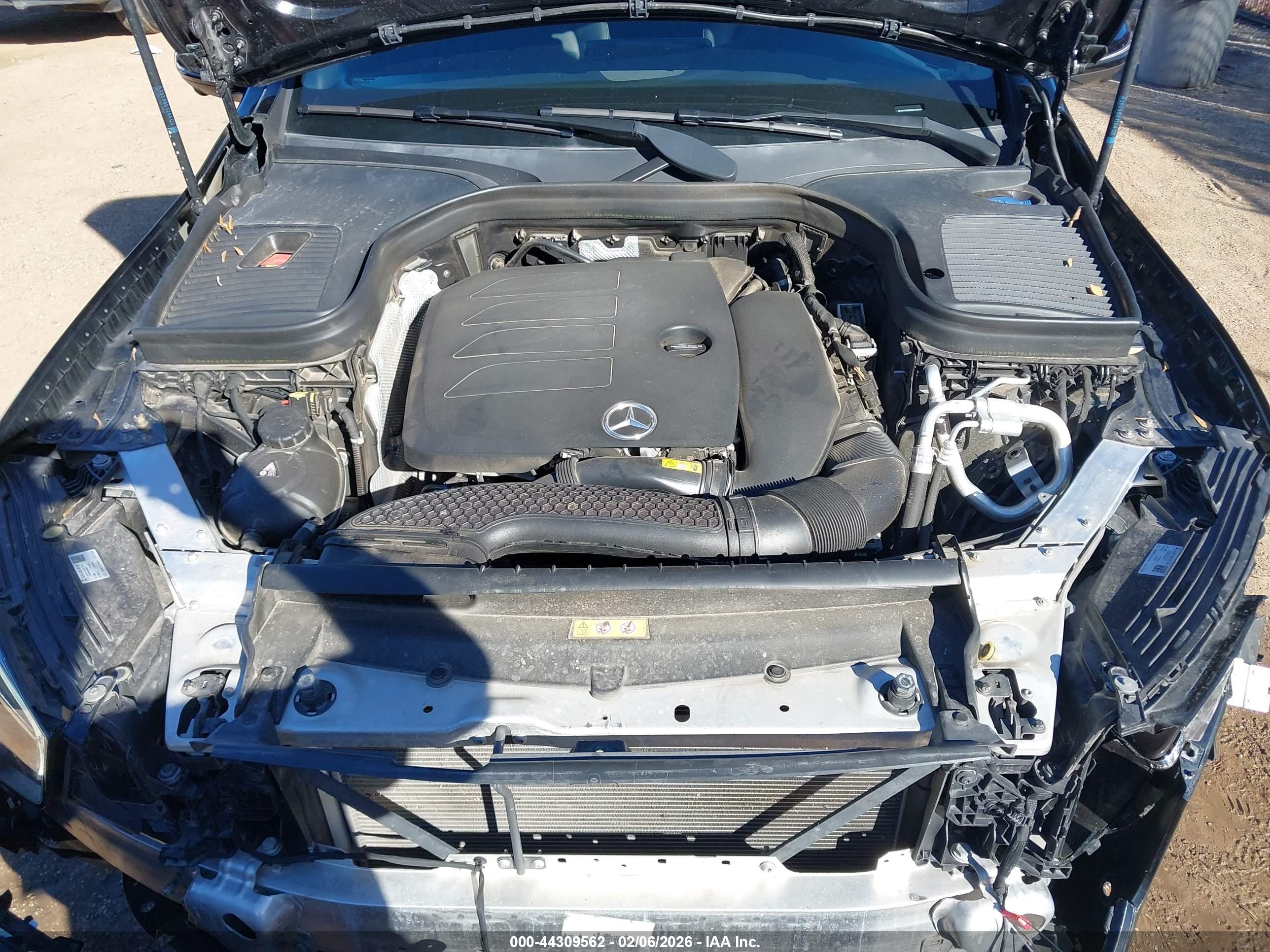 MERCEDES-BENZ GLC image 10