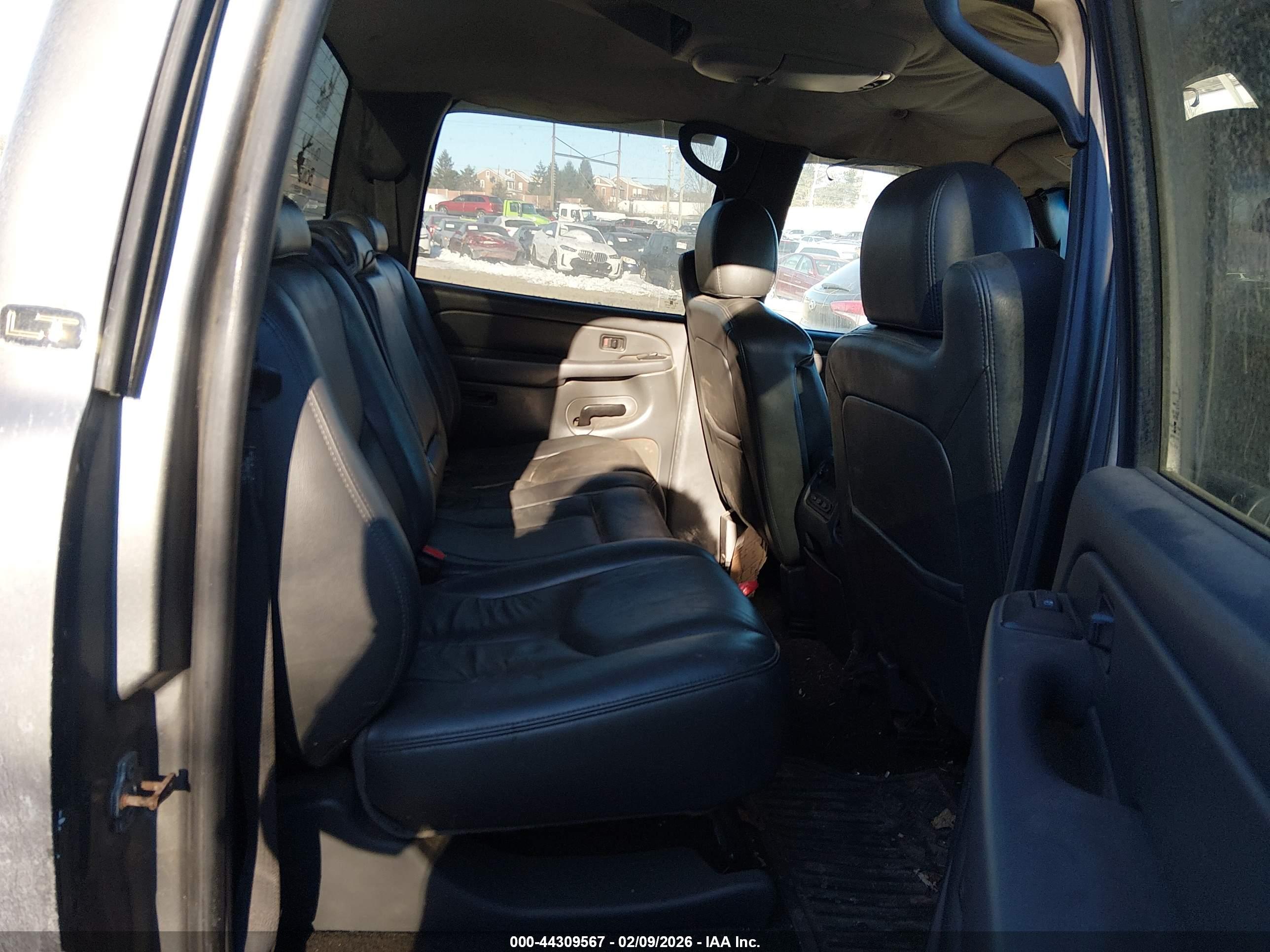 CHEVROLET SILVERADO image 8