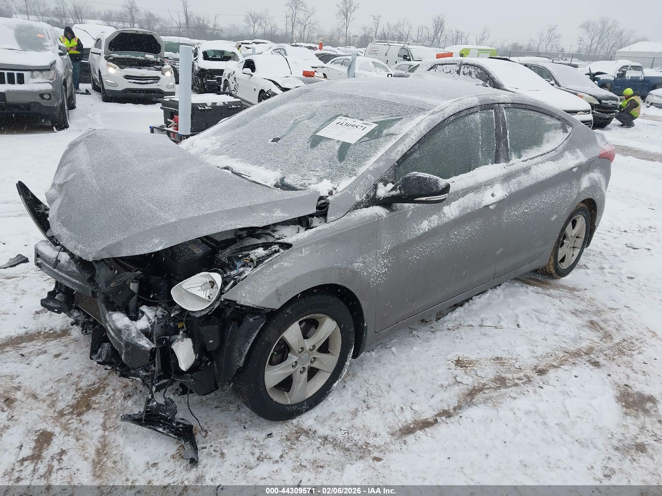 HYUNDAI ELANTRA image 2