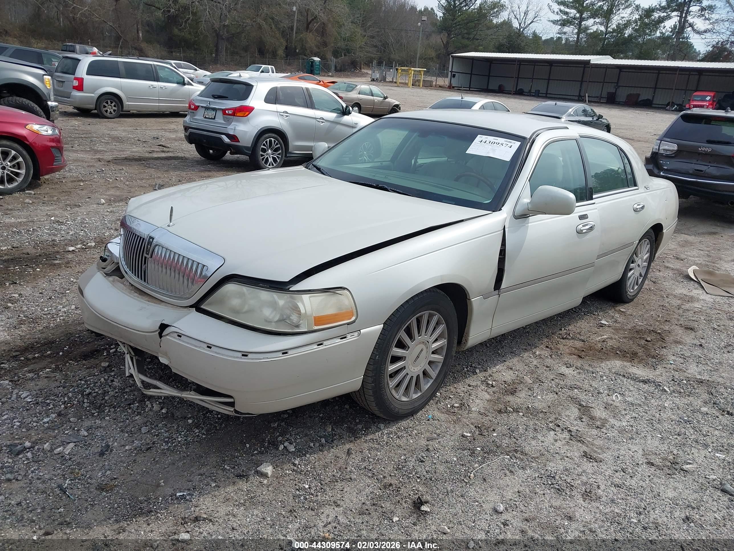 LINCOLN TOWN image 2