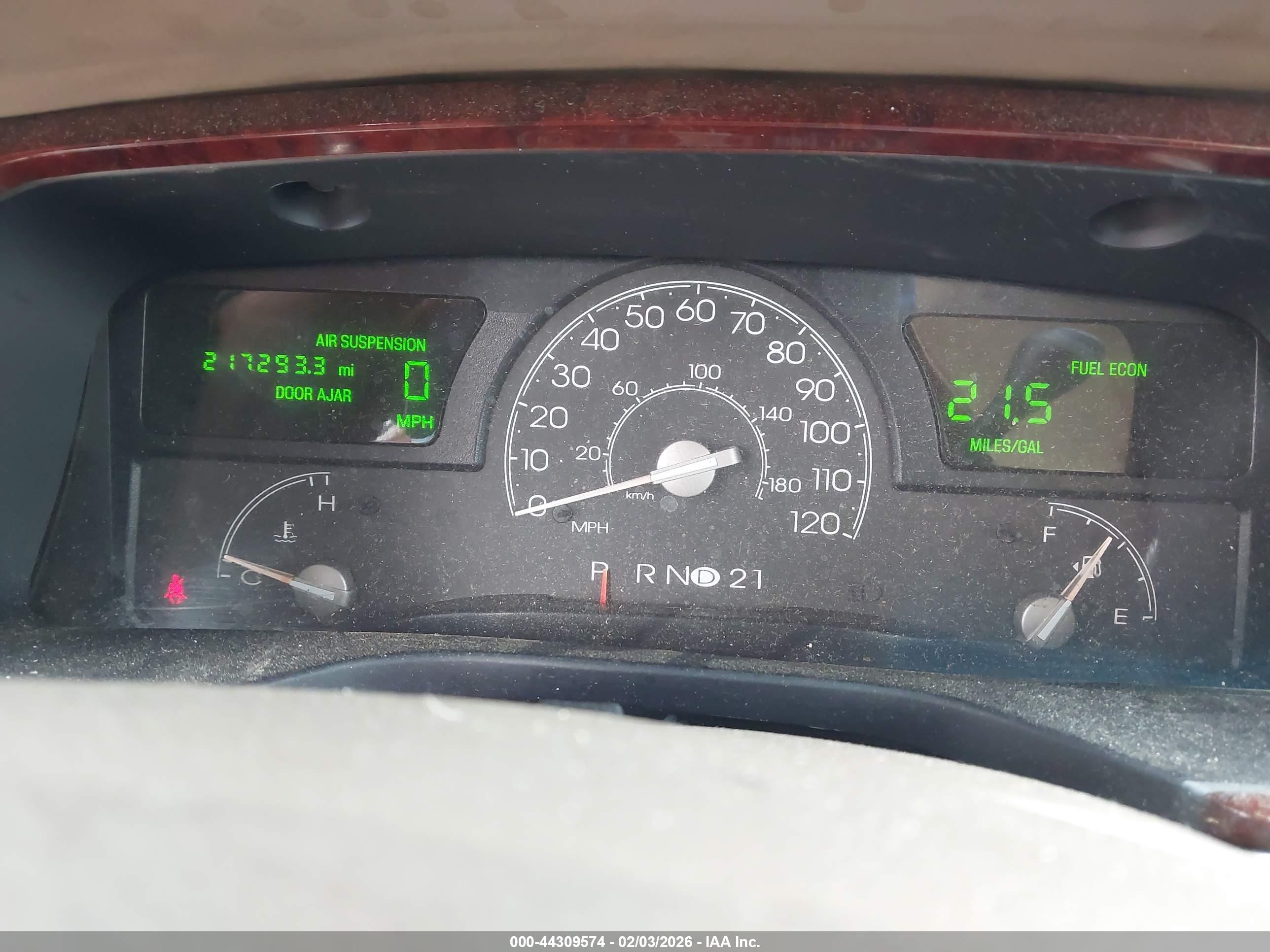 LINCOLN TOWN image 7