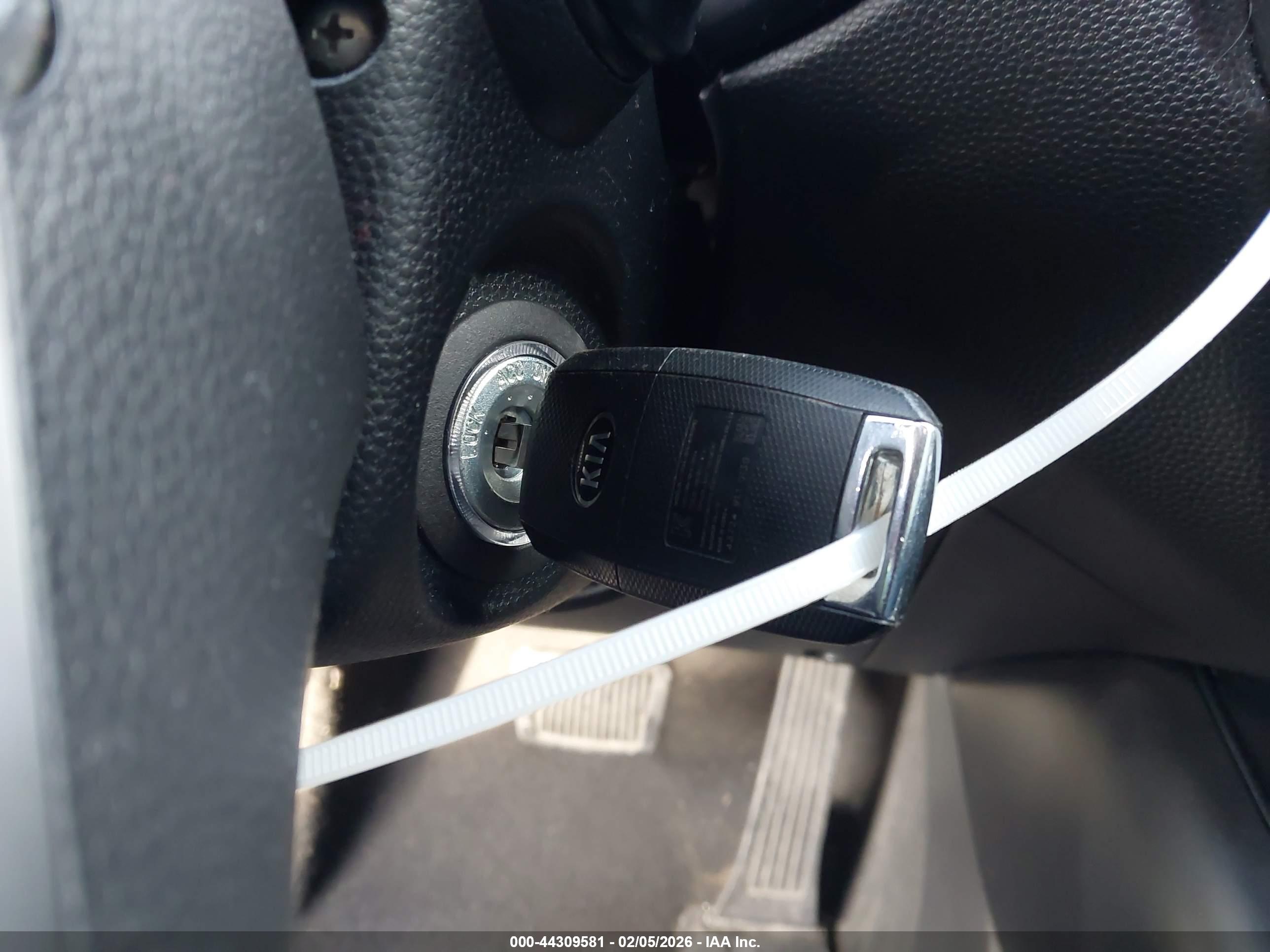 KIA SOUL image 11