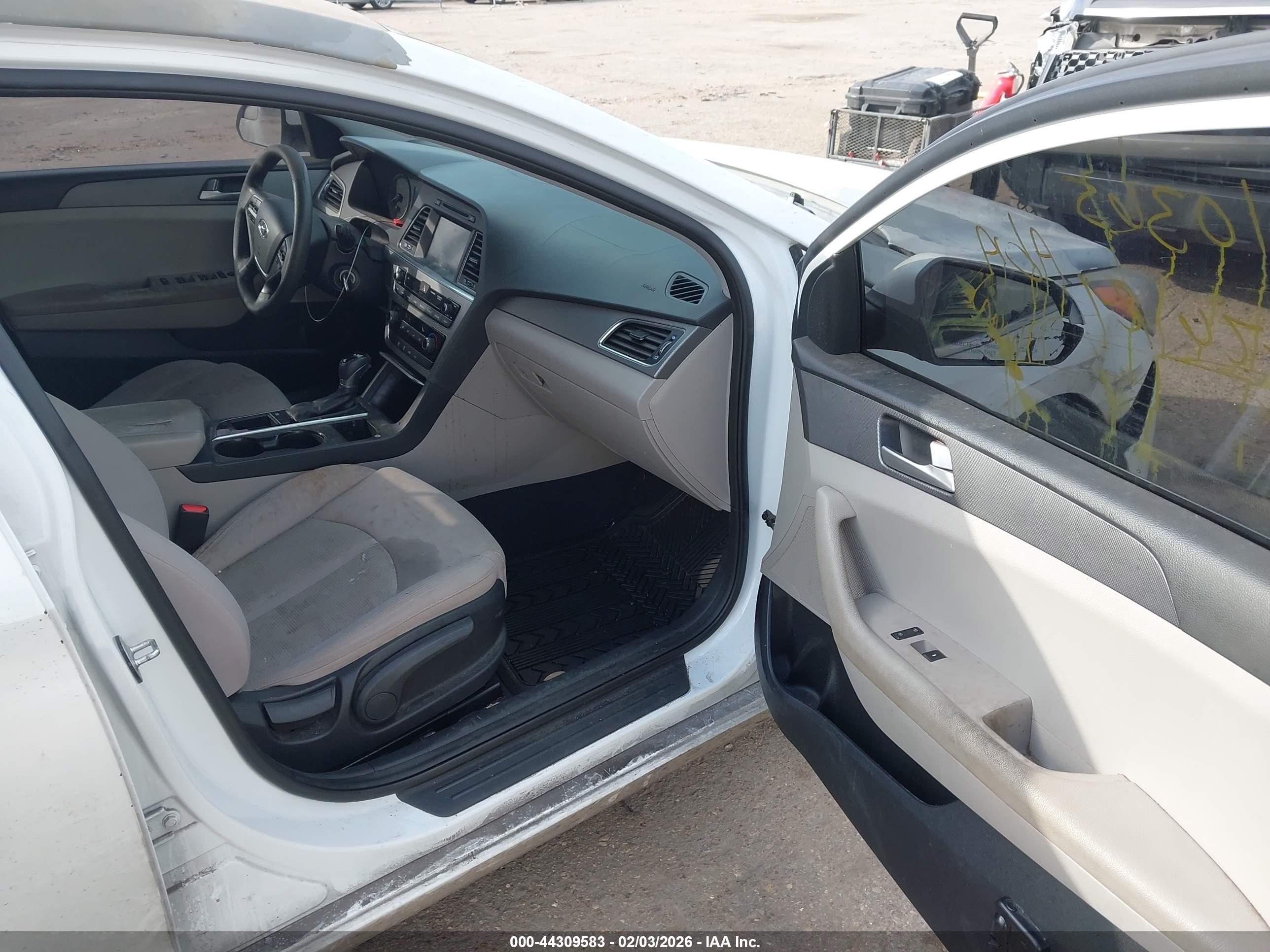 HYUNDAI SONATA image 5