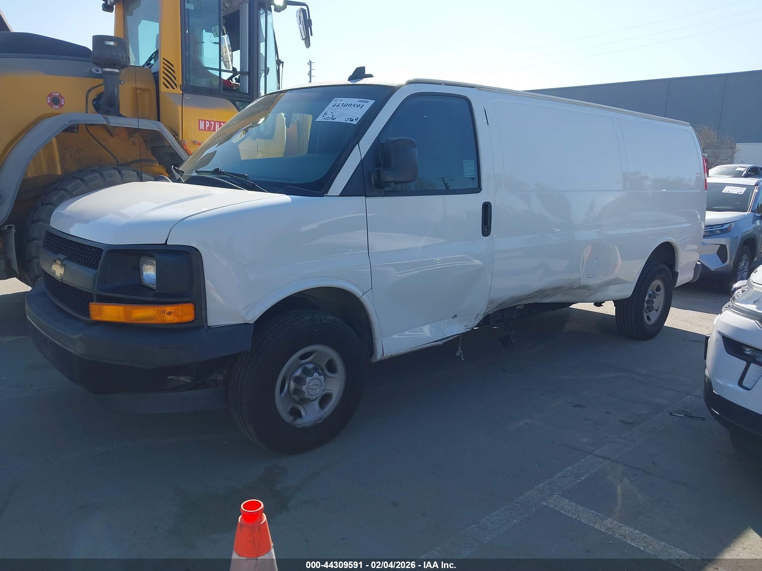 CHEVROLET EXPRESS image 2