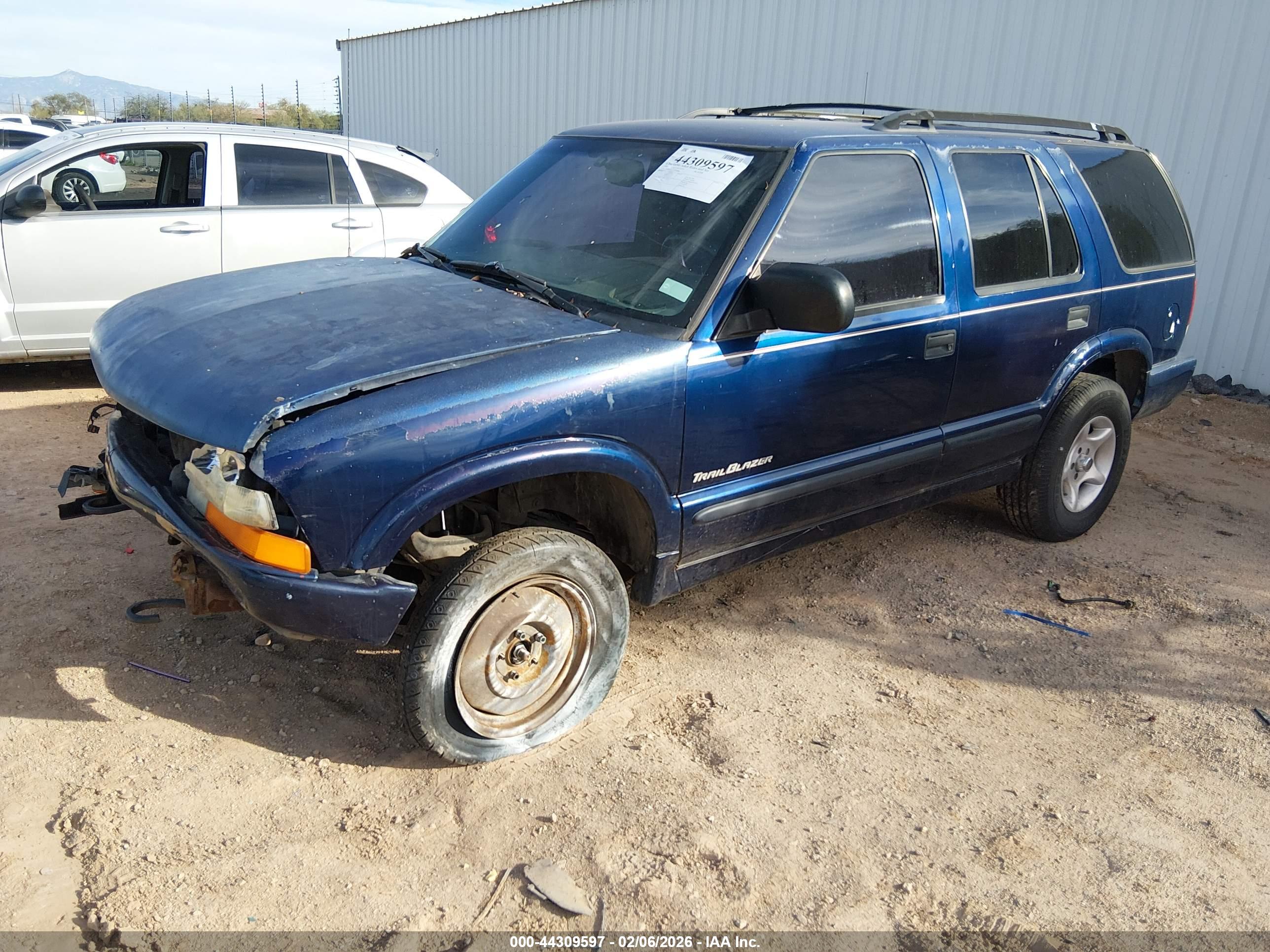 CHEVROLET BLAZER image 2