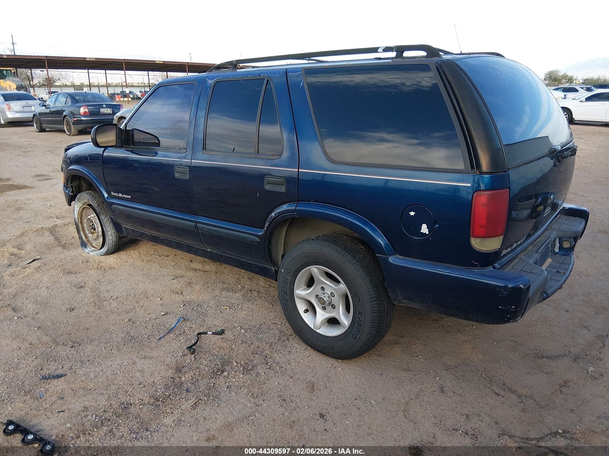 CHEVROLET BLAZER image 3