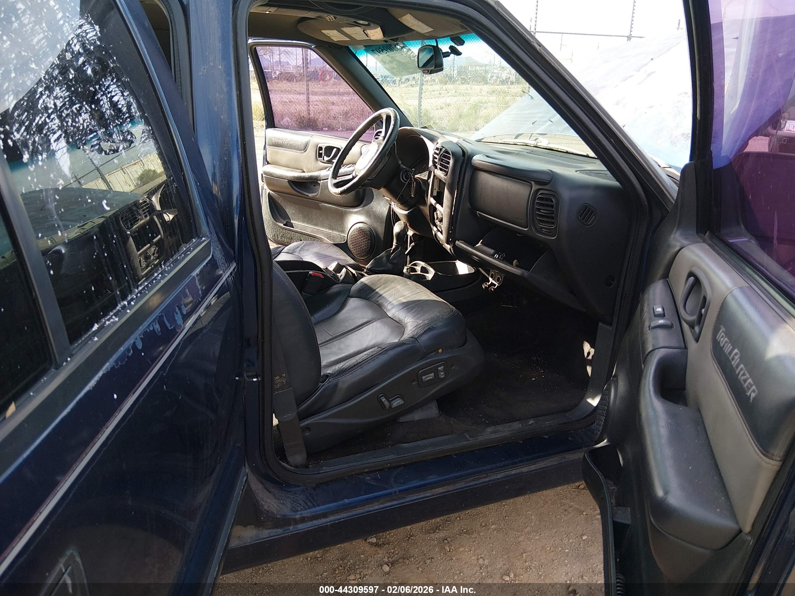 CHEVROLET BLAZER image 5