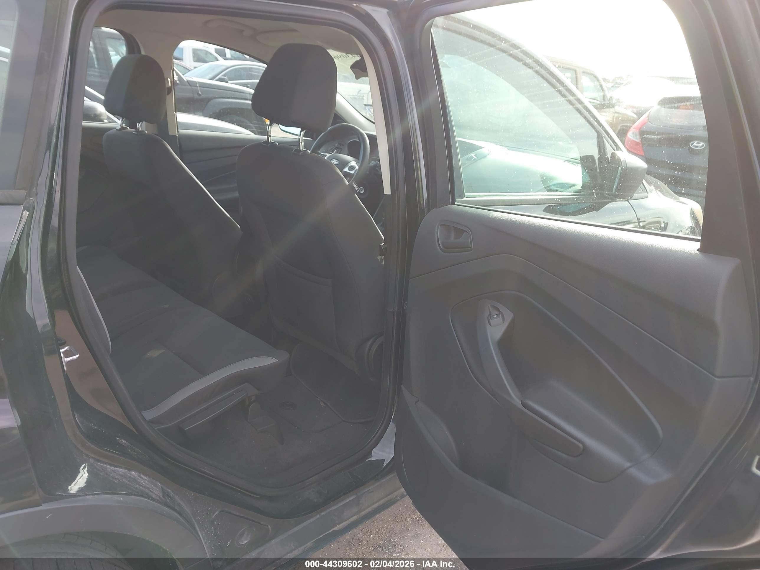 FORD ESCAPE image 8