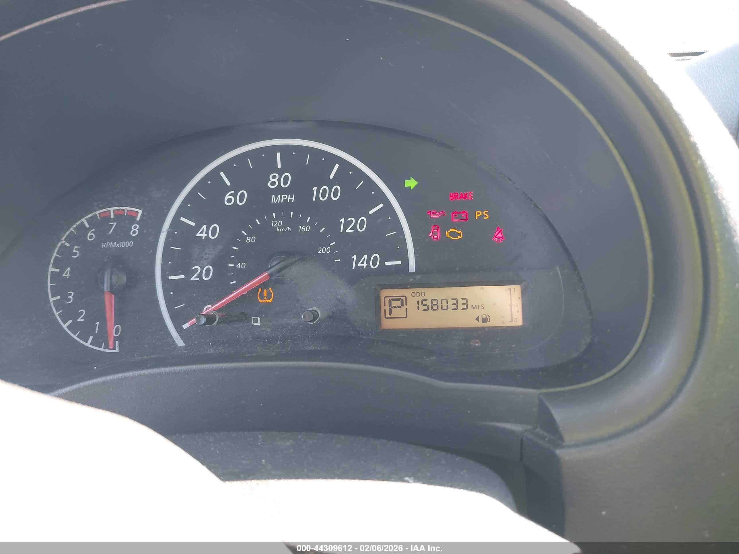 NISSAN VERSA image 7