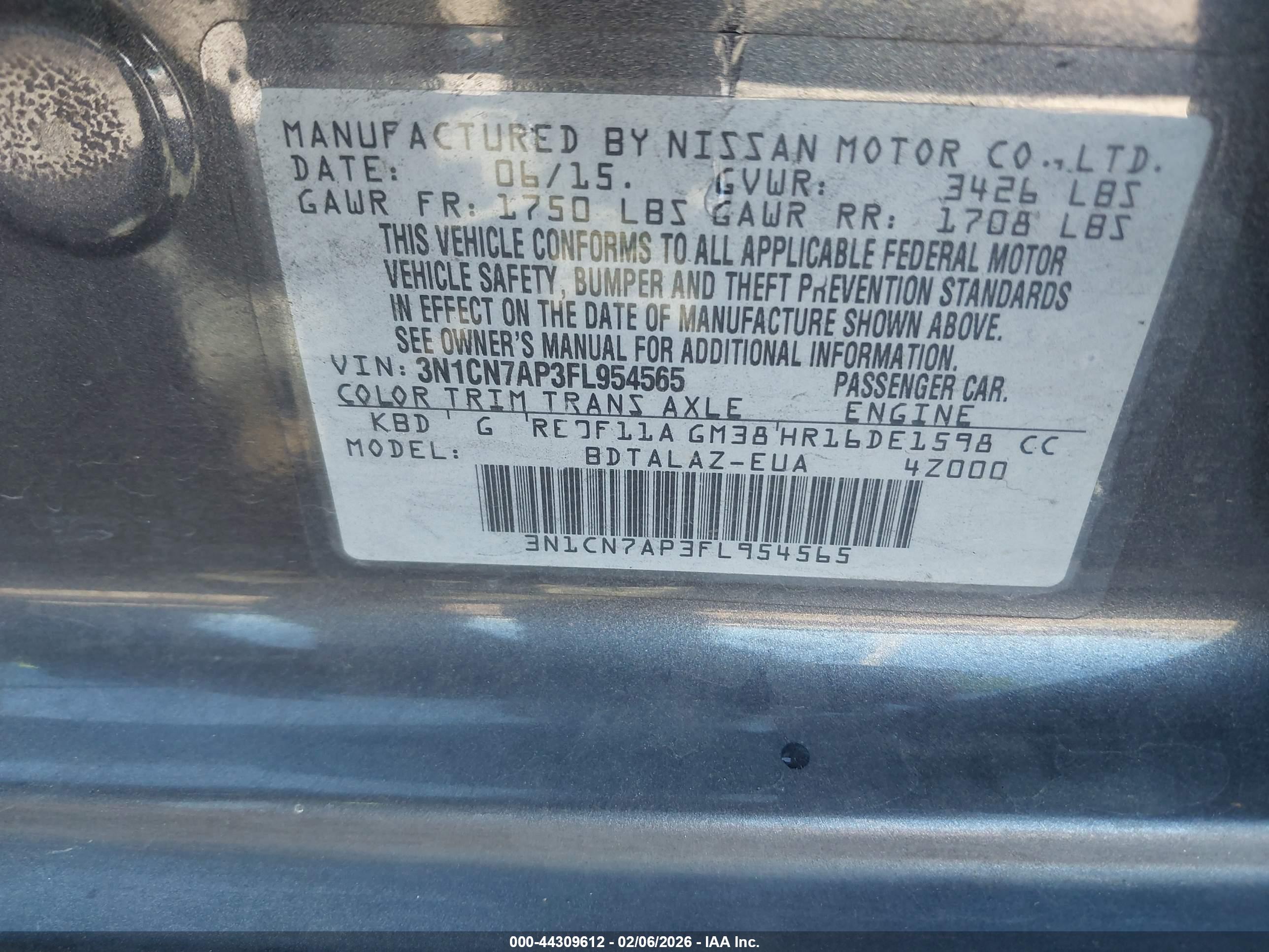 NISSAN VERSA image 9