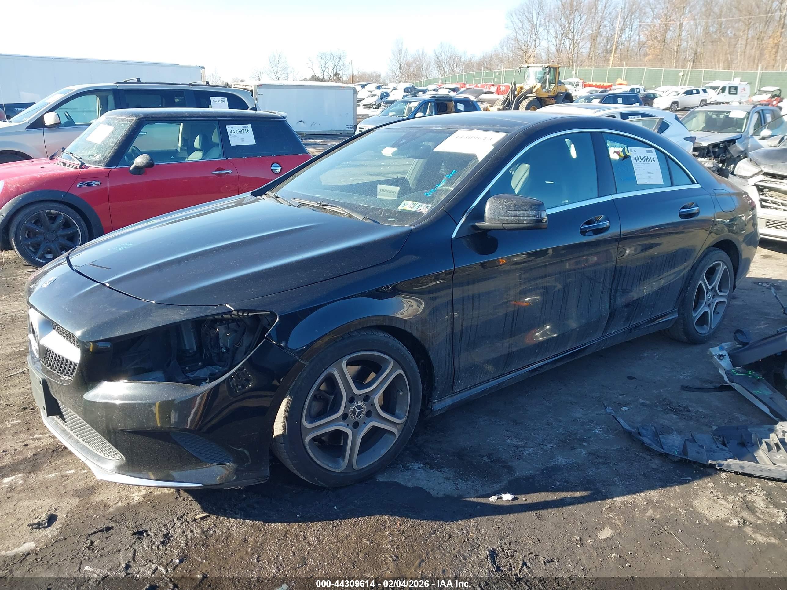 MERCEDES-BENZ CLA image 2