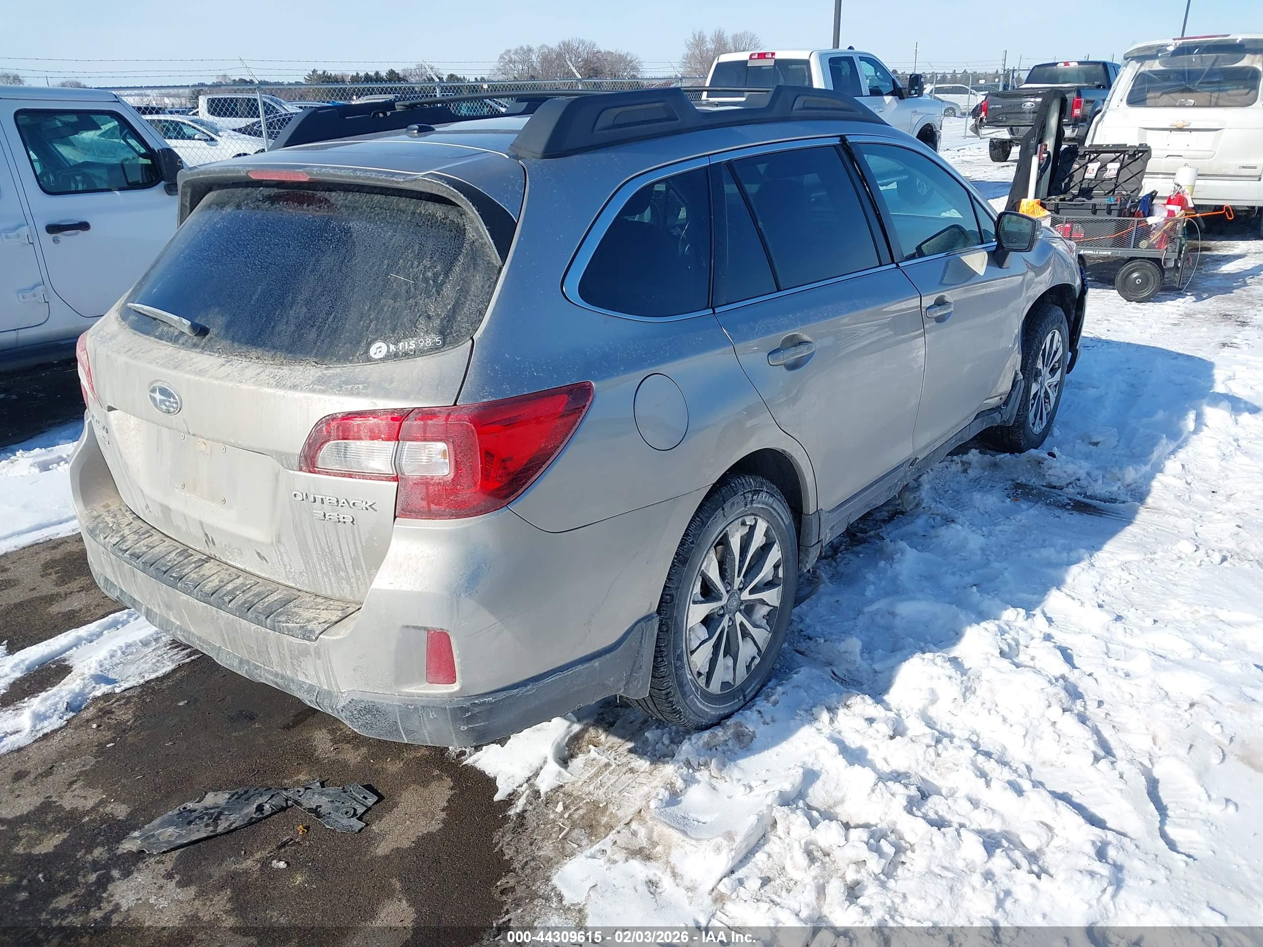 SUBARU OUTBACK image 4