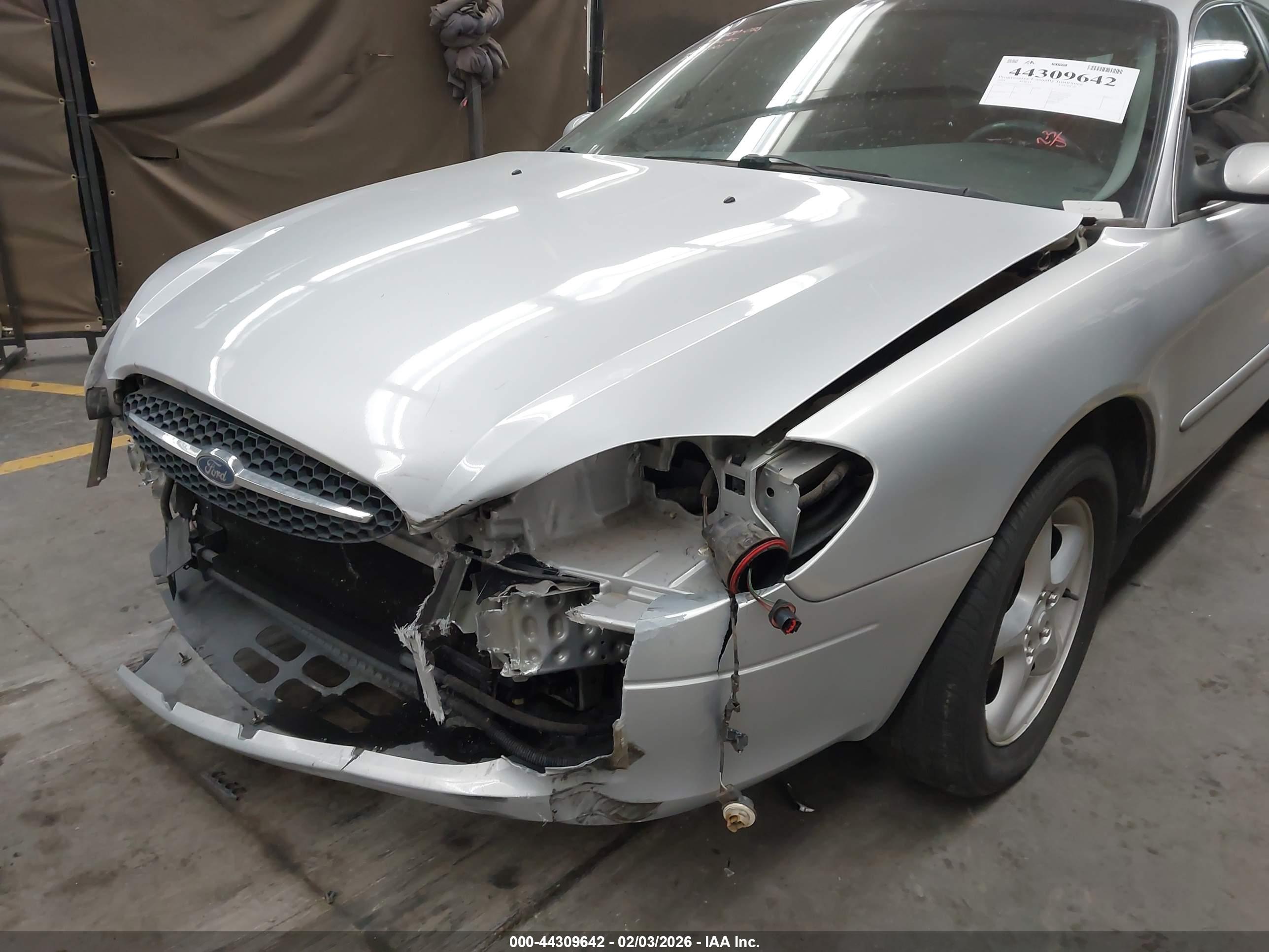 FORD TAURUS image 6